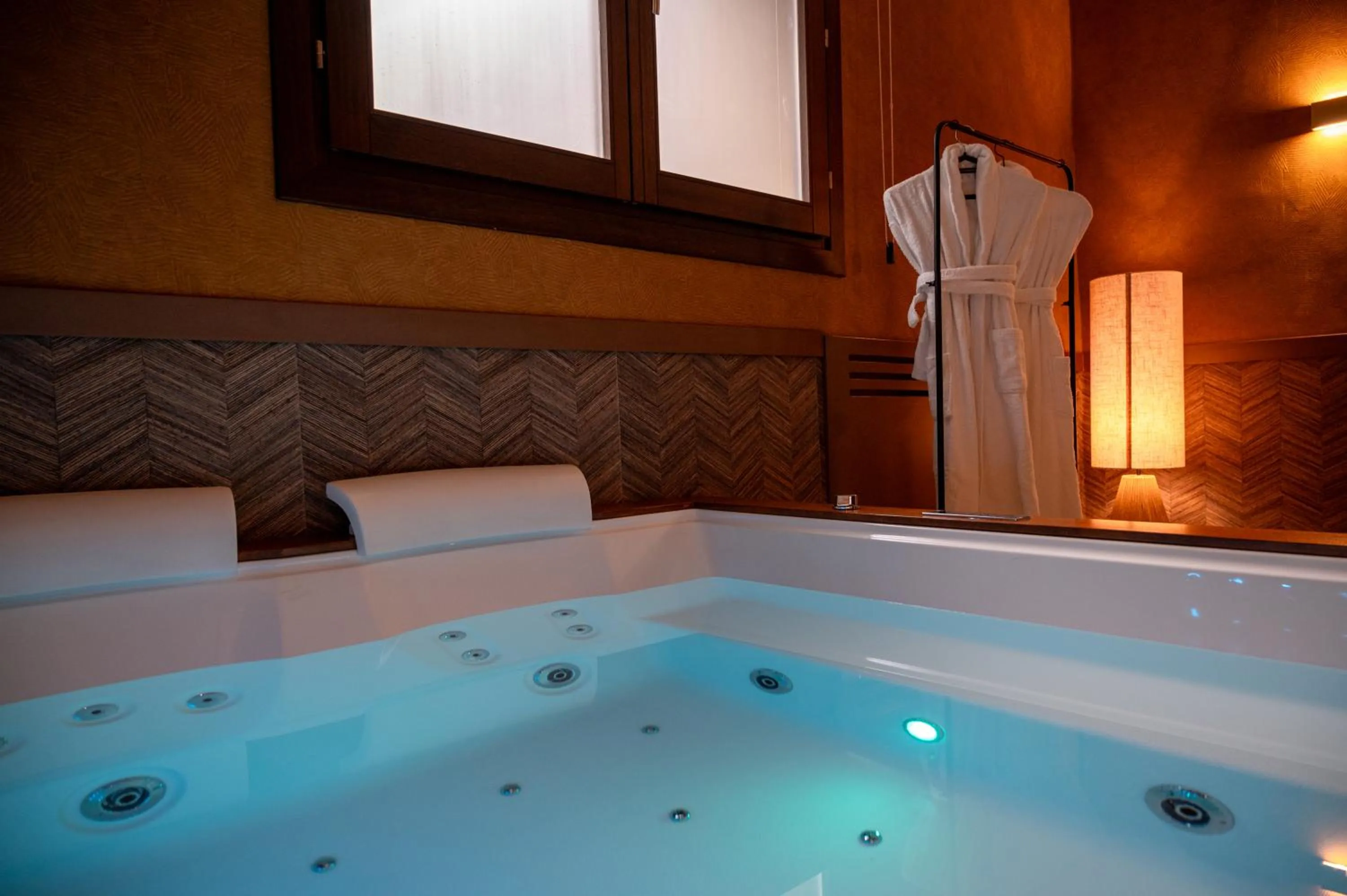 Hot Tub, Bed in Bastione Spasimo Boutique Hotel