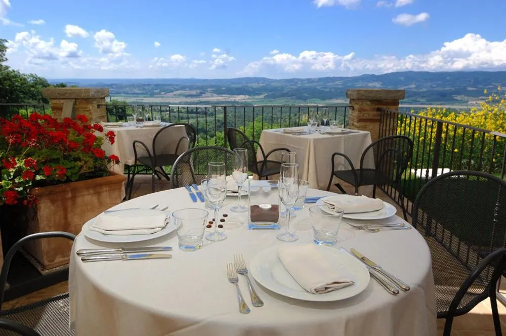 Restaurant/places to eat in Locanda Della Picca