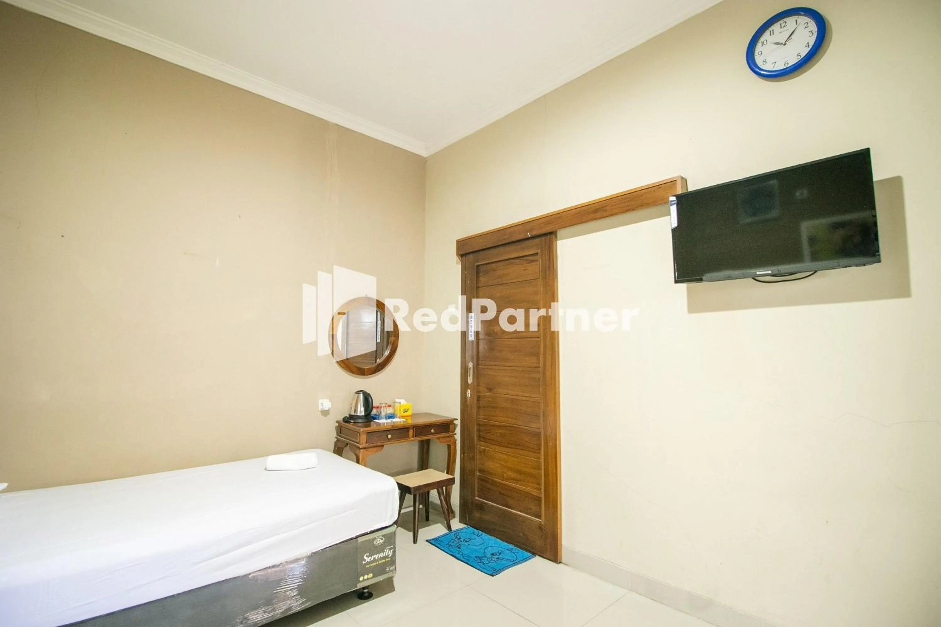 Bedroom, Bed in Kedyla Homestay Syariah Patangpuluhan Malioboro Area Yogyakarta RedPartner