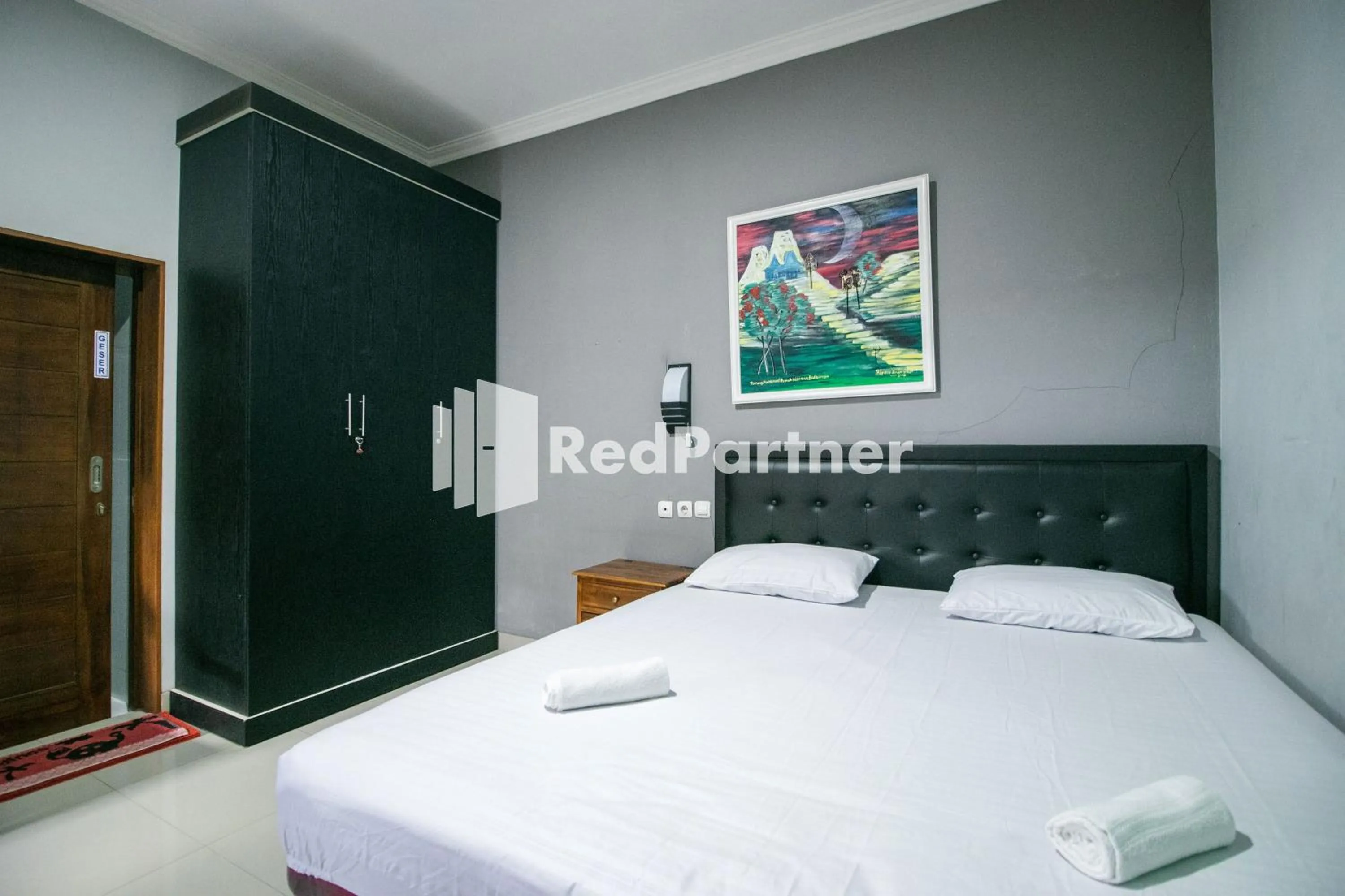 Bedroom, Bed in Kedyla Homestay Syariah Patangpuluhan Malioboro Area Yogyakarta RedPartner