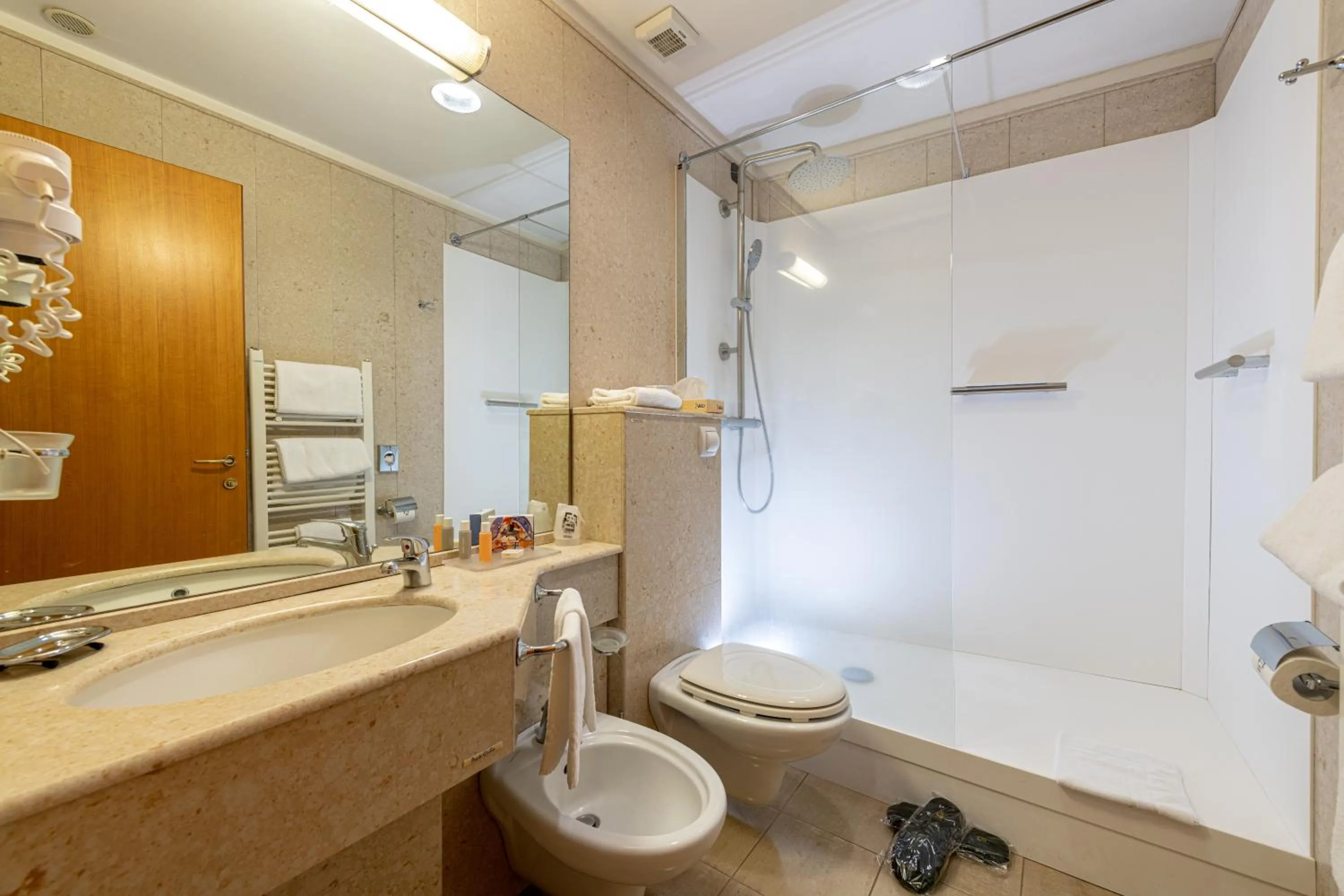 Shower in Hotel Duomo