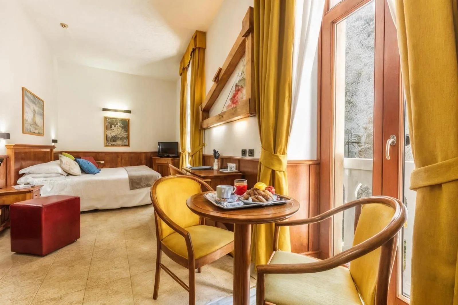 TV and multimedia, Bed in Hotel Duomo