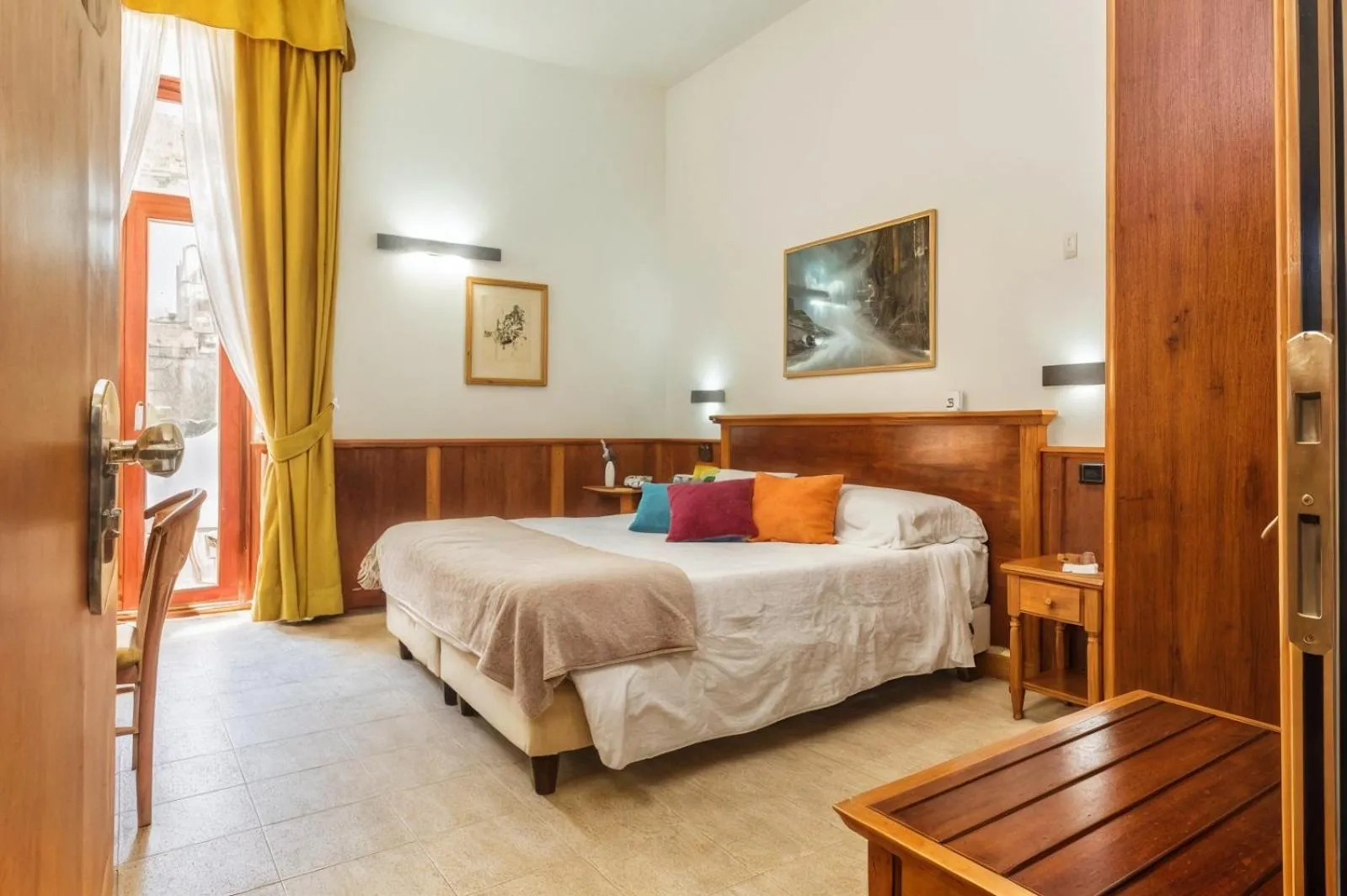 View (from property/room), Bed in Hotel Duomo