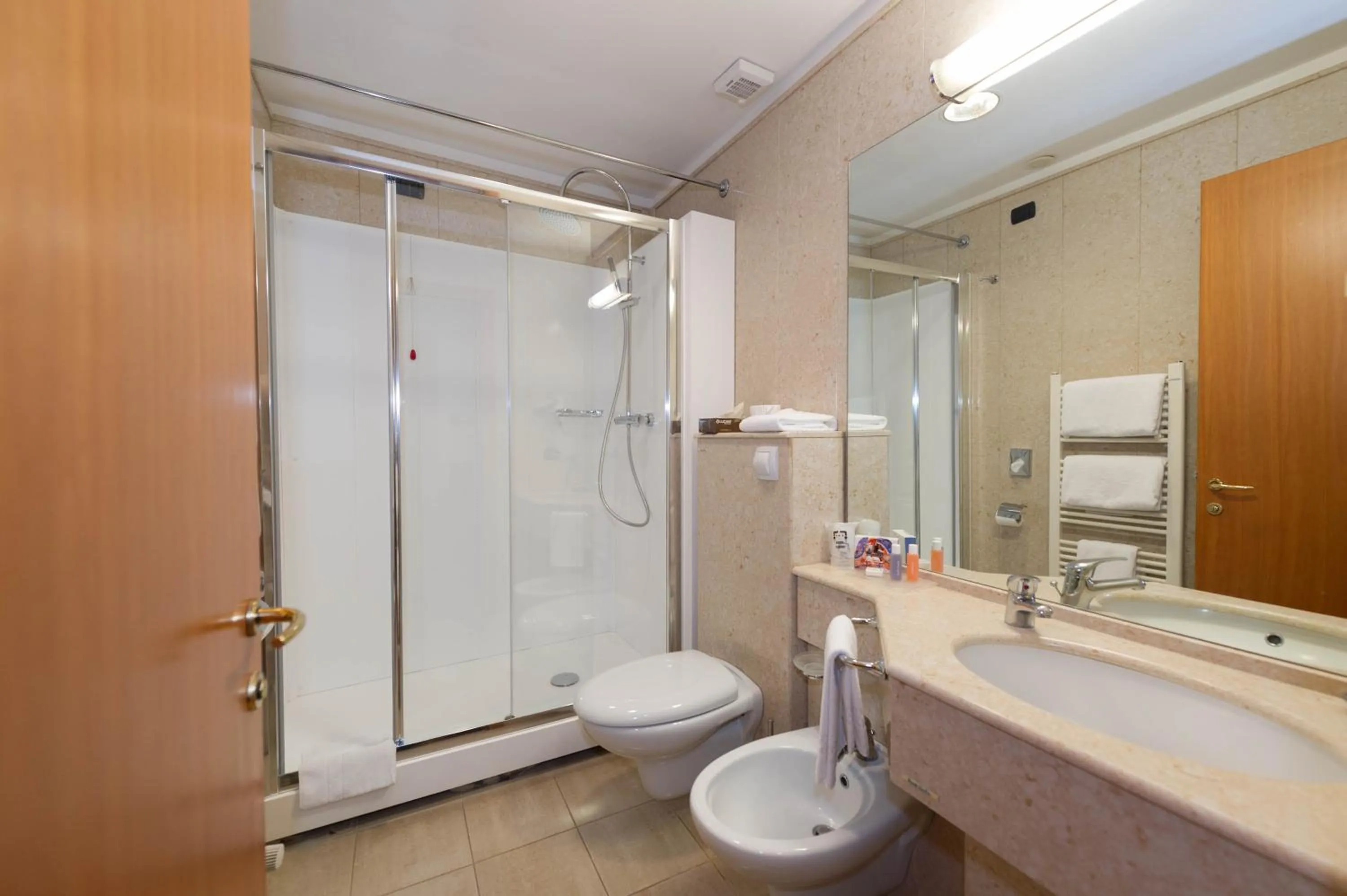 Shower in Hotel Duomo