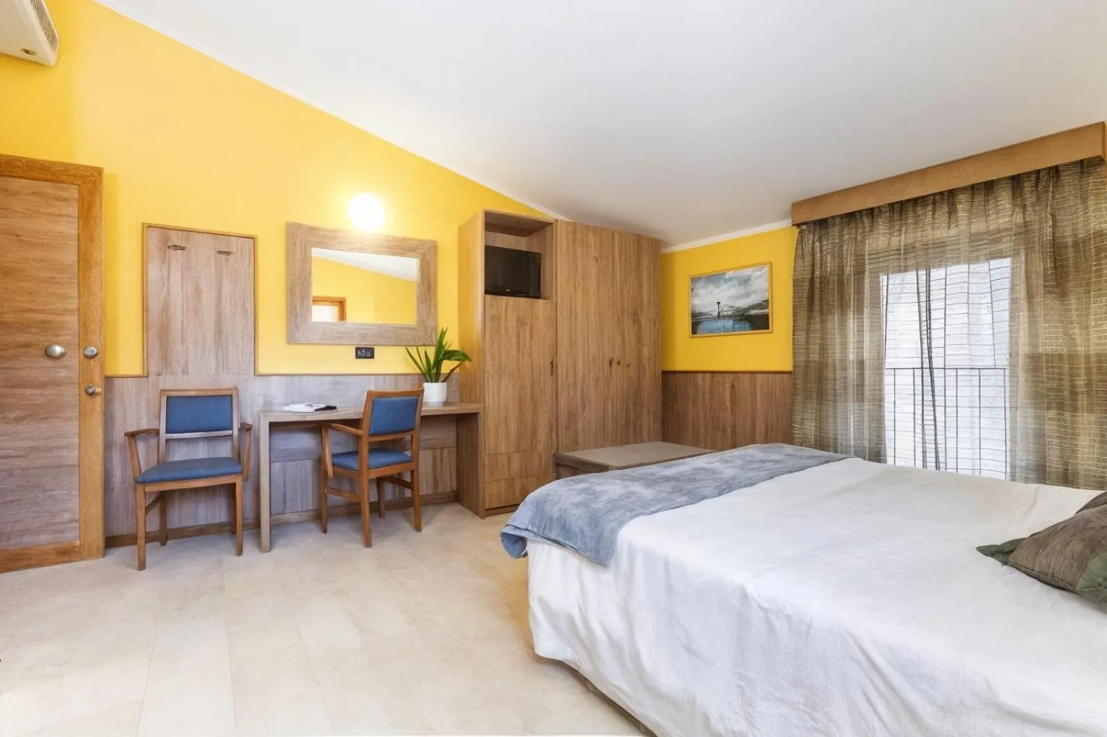 TV and multimedia, Bed in Hotel Duomo