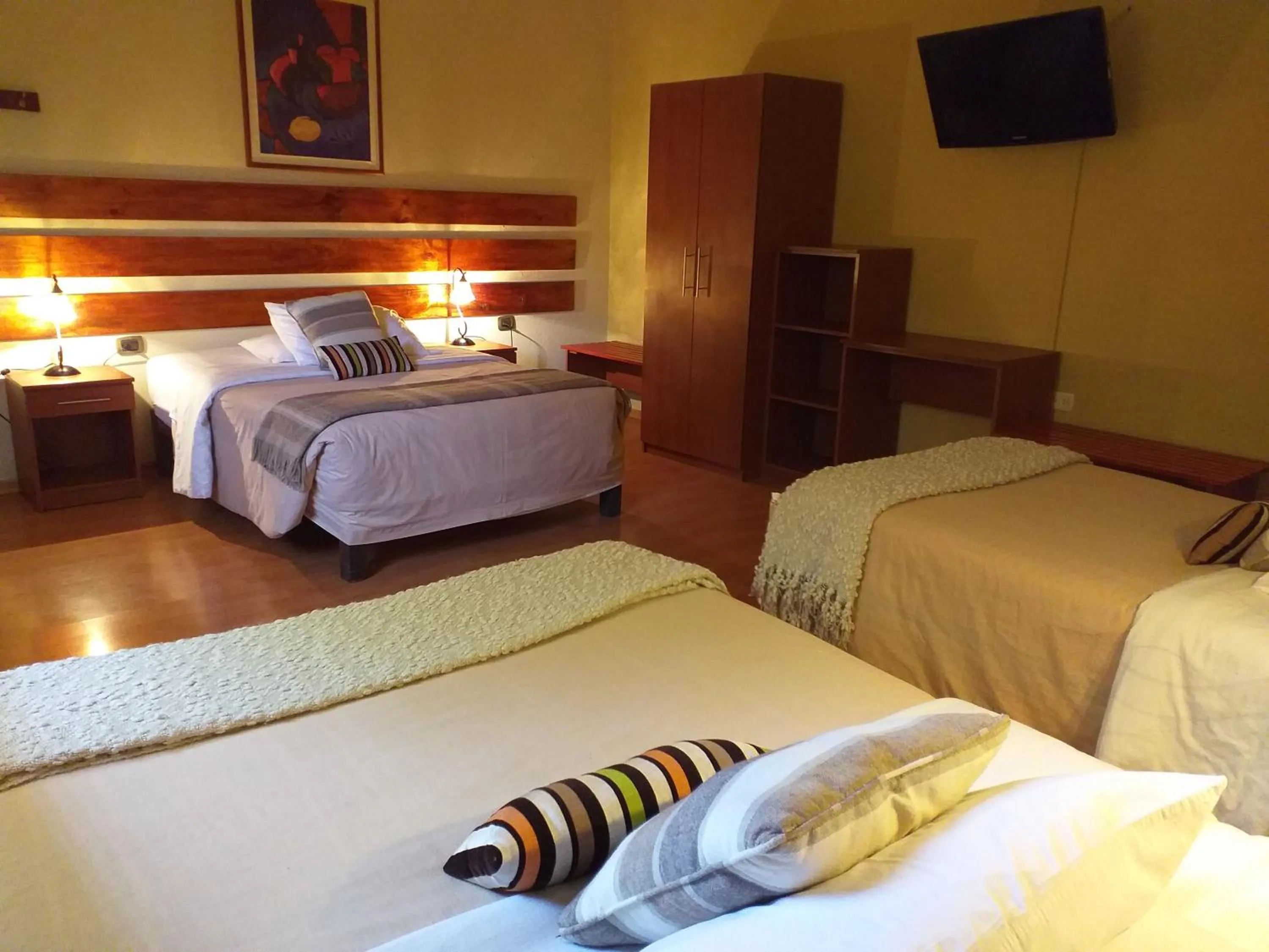 Photo of the whole room, Bed in Casa de Avila