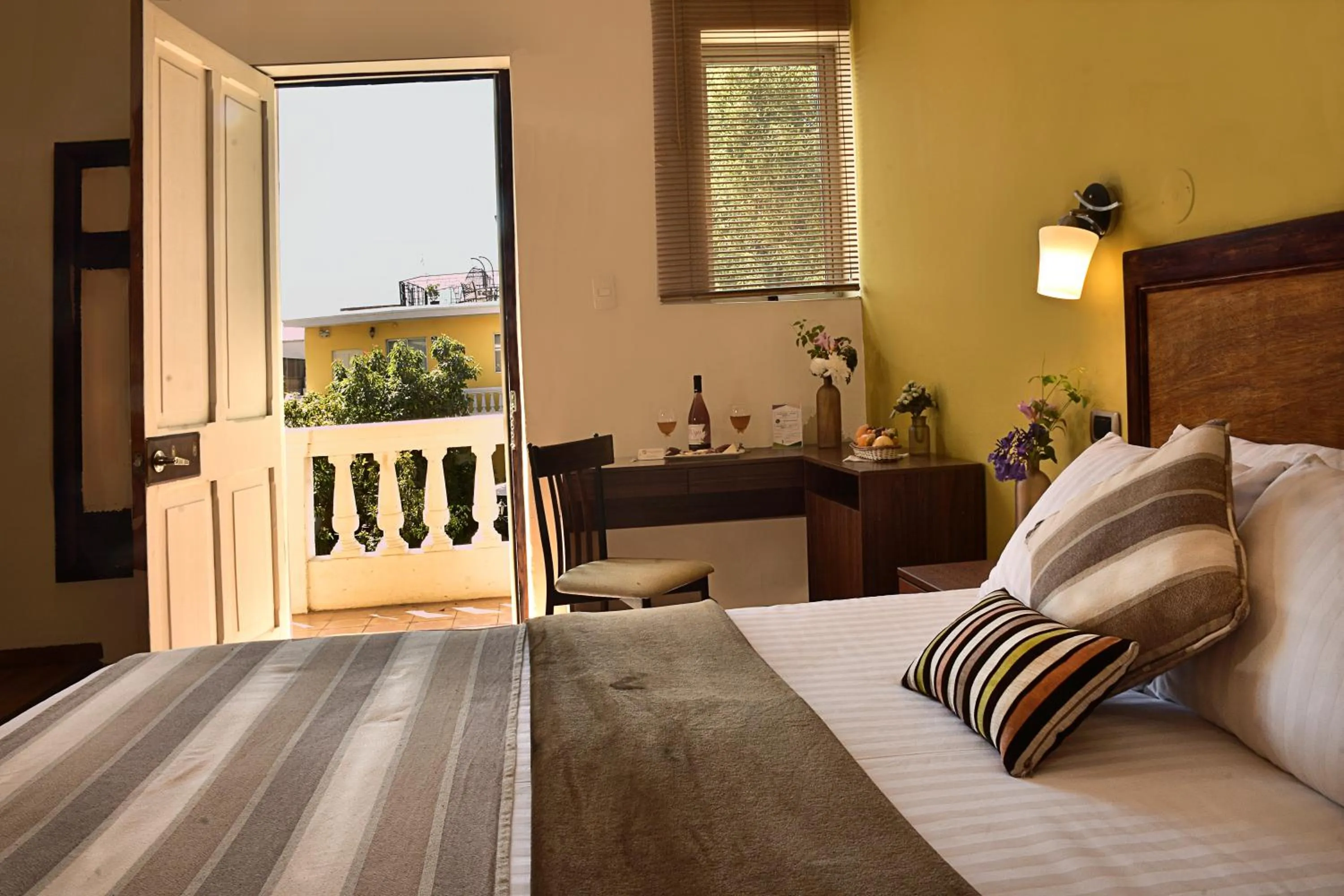 Photo of the whole room, Bed in Casa de Avila