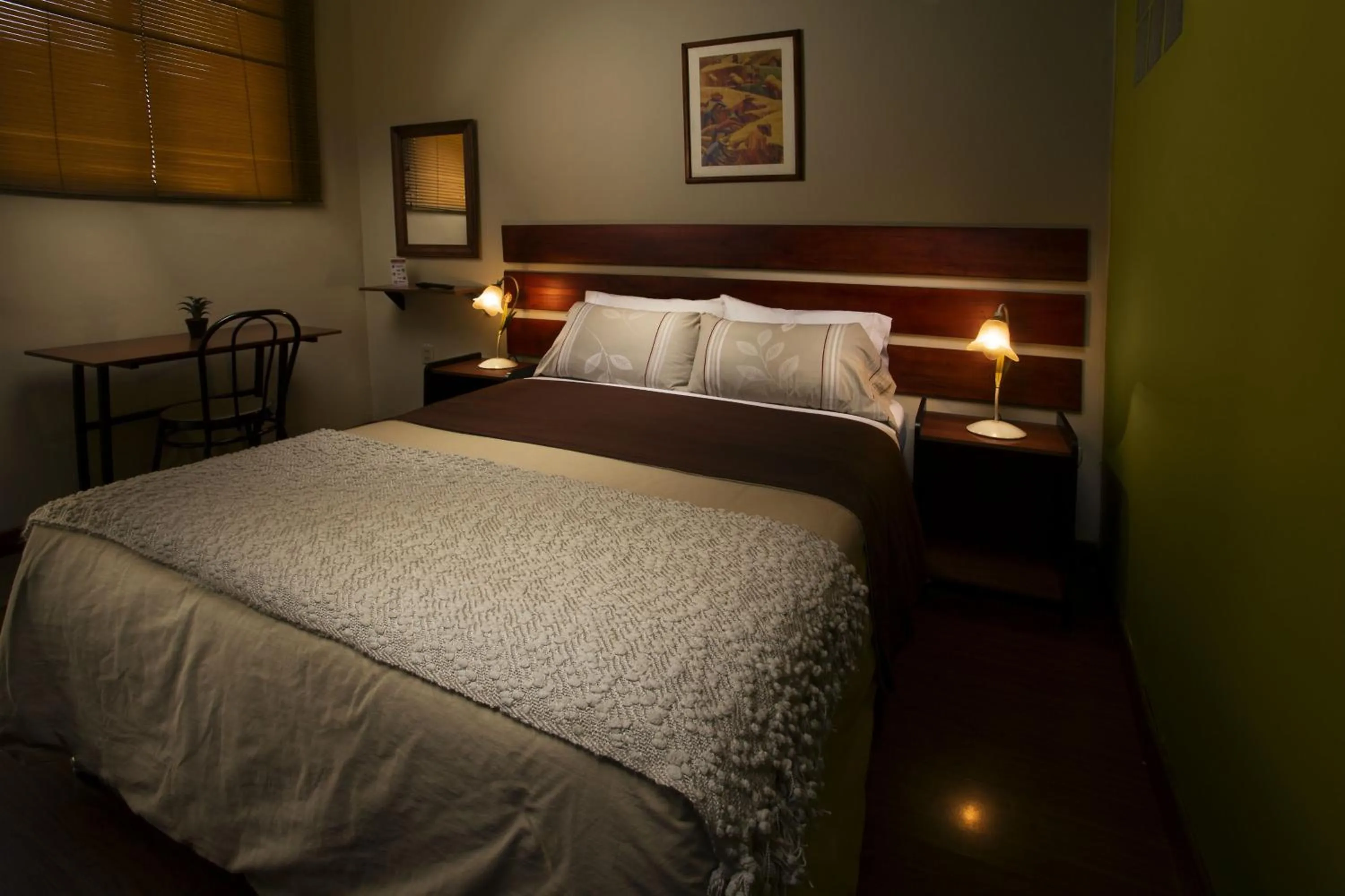 Photo of the whole room, Bed in Casa de Avila