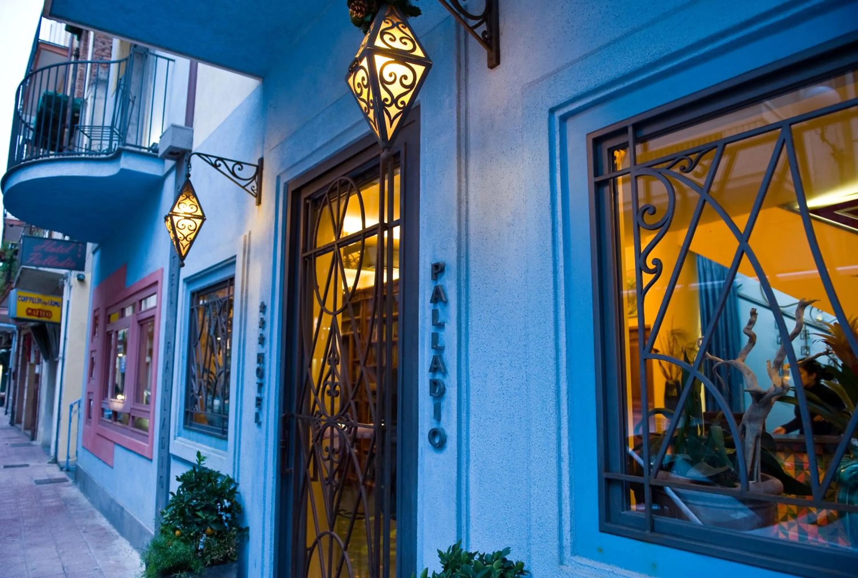 Facade/entrance in Hotel Palladio
