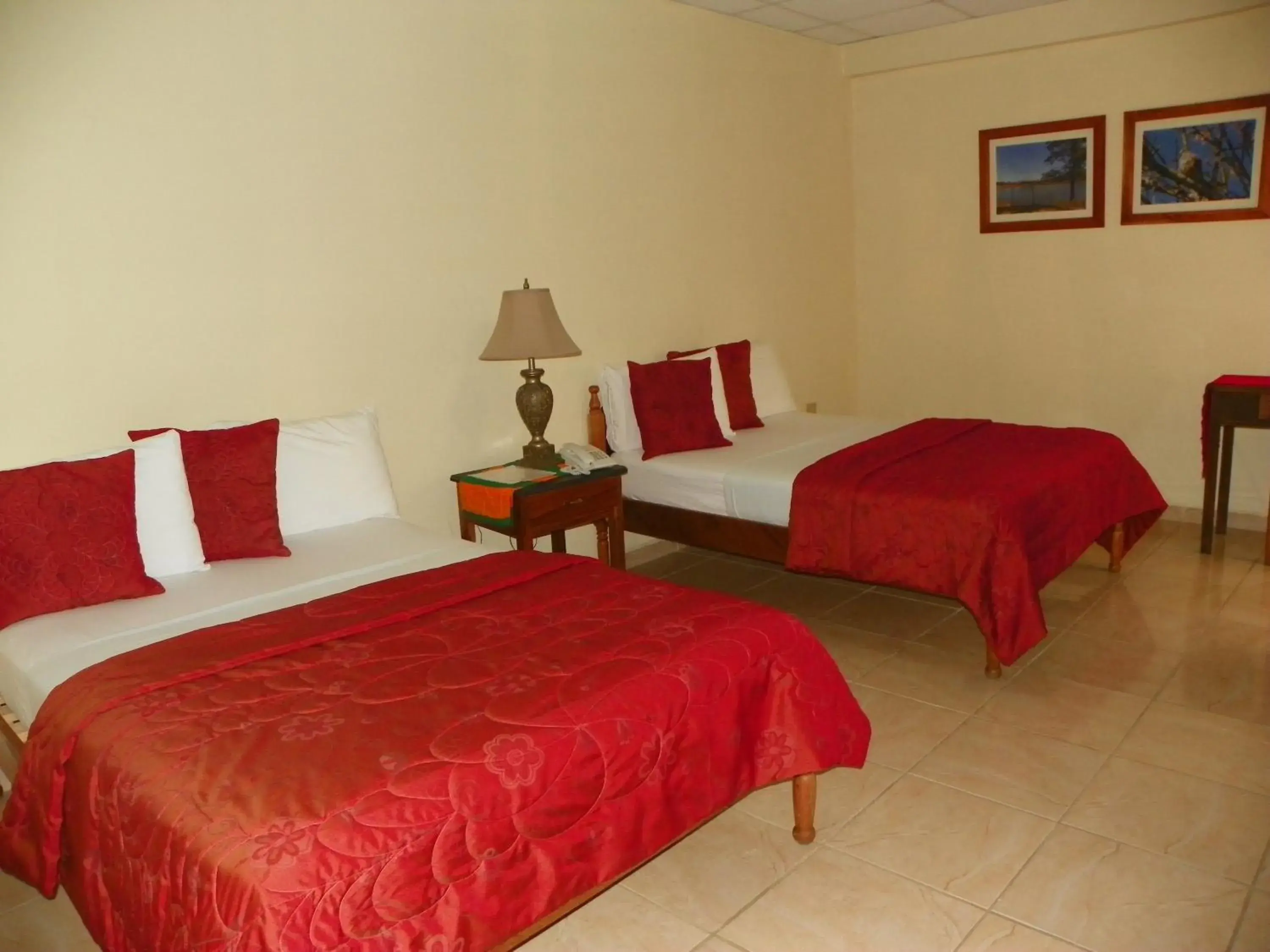 Double Room with Two Double Beds in Hotel Ipsan Nah Double Room with Two Double Beds in Hotel Ipsan Nah