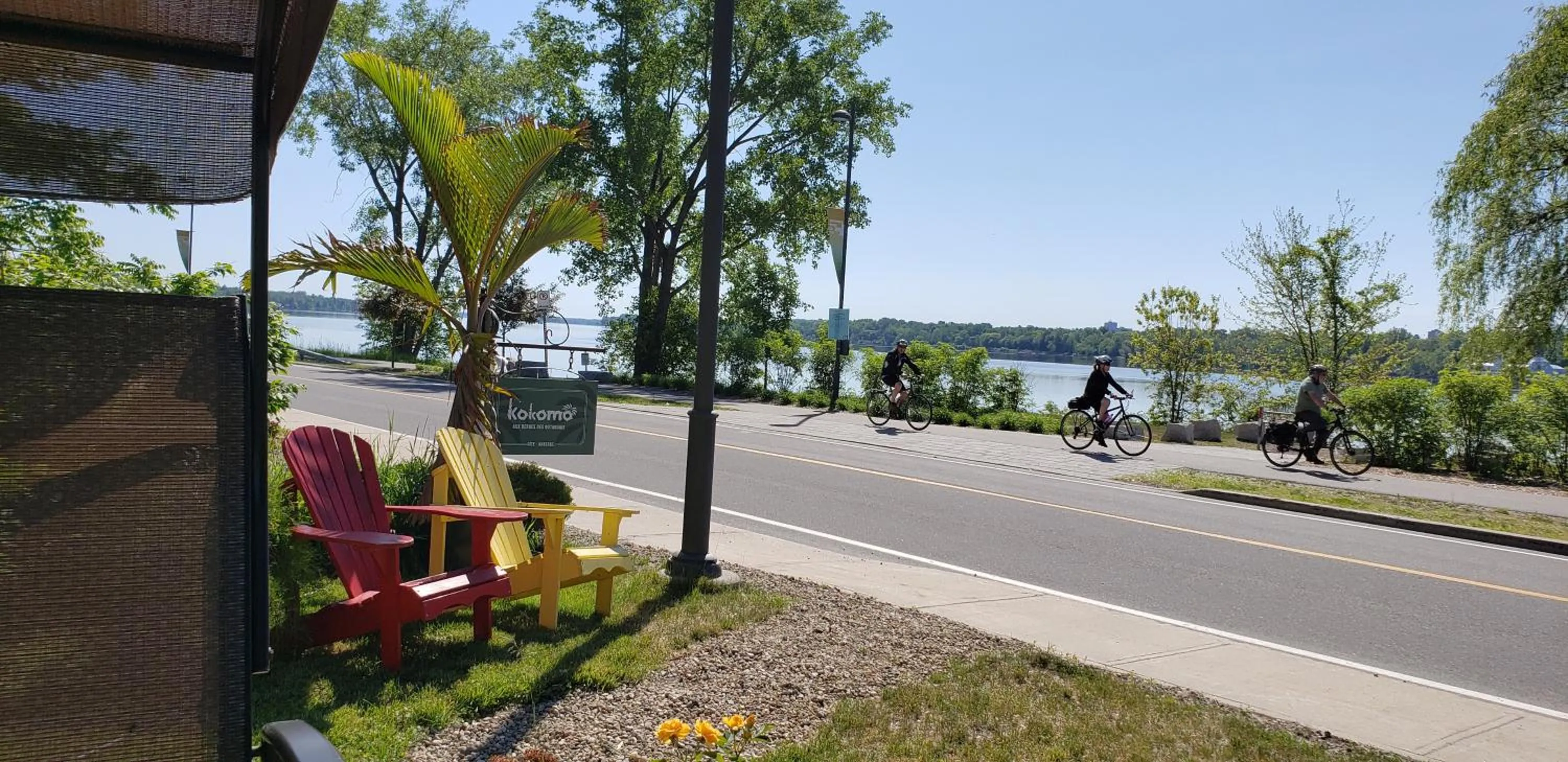 Street view in Kokomo INN Bed and Breakfast Ottawa-Gatineau's Only Tropical Riverfront B&B on the National Capital Cycling Pathway Route Verte #1 - for Adults Only - Chambre d'hôtes tropical aux berges des Outaouais BnB #17542O