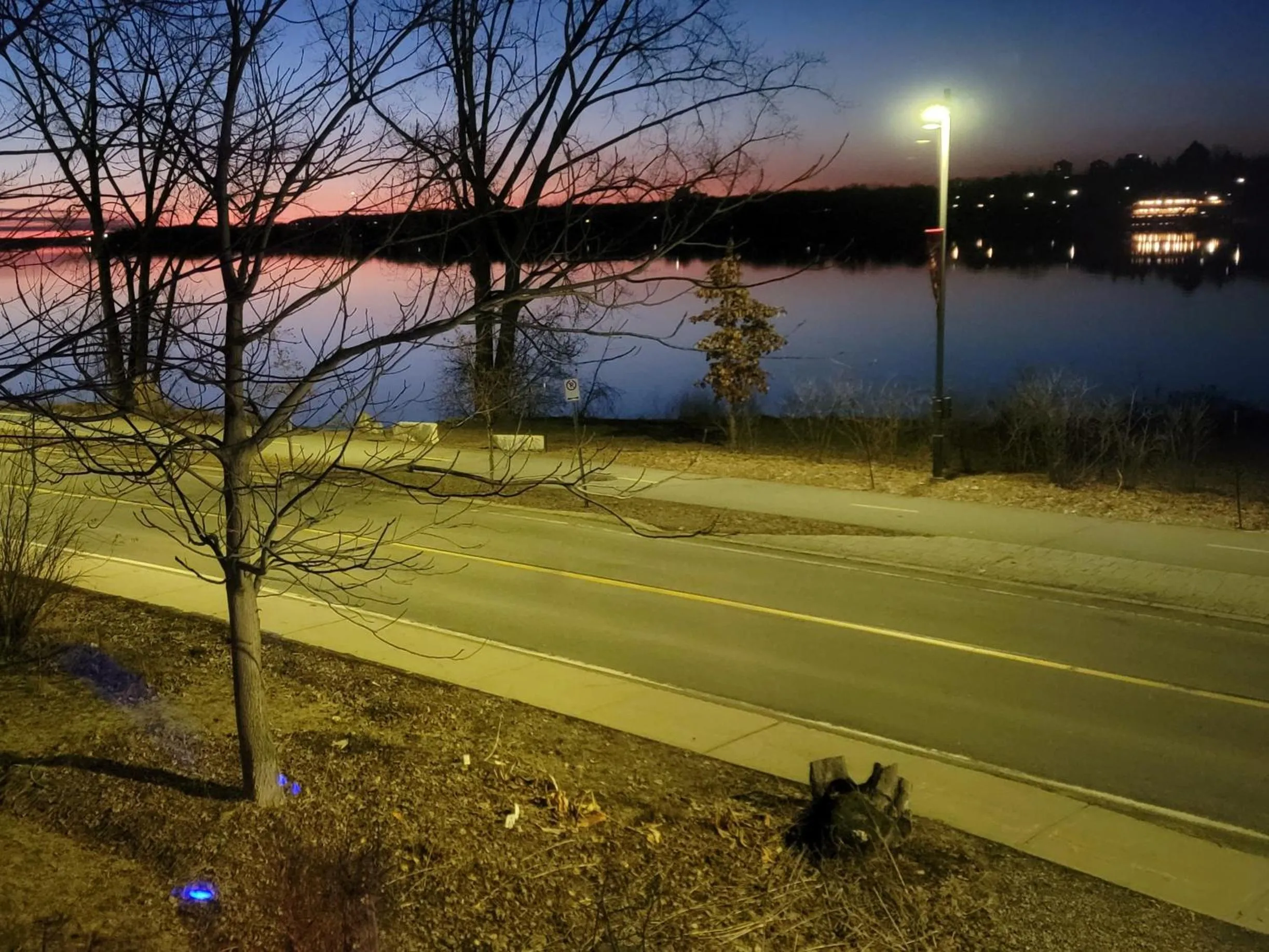 Night in Kokomo INN Bed and Breakfast Ottawa-Gatineau's Only Tropical Riverfront B&B on the National Capital Cycling Pathway Route Verte #1 - for Adults Only - Chambre d'hôtes tropical aux berges des Outaouais BnB #17542O