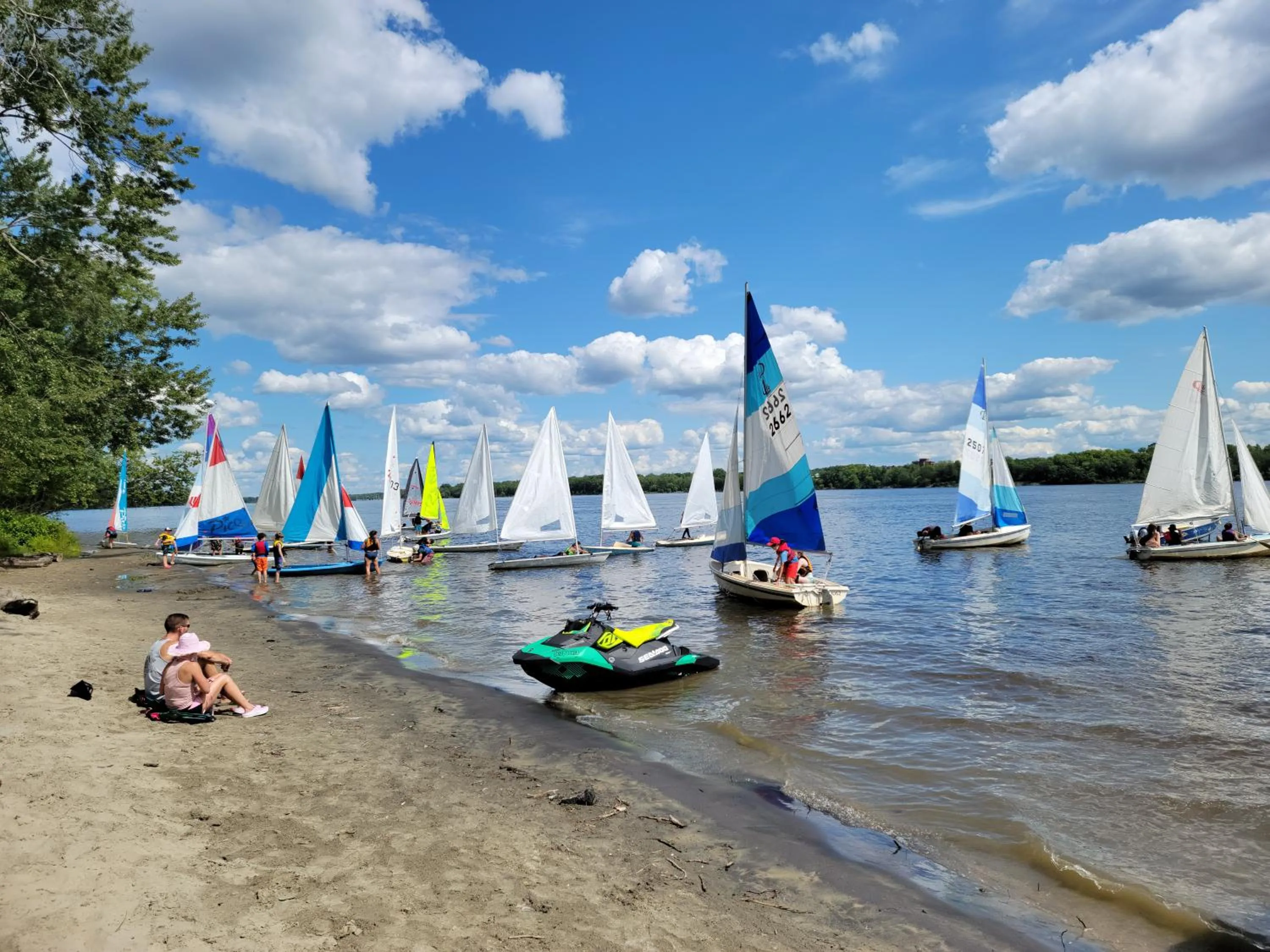 Beach in Kokomo INN Bed and Breakfast Ottawa-Gatineau's Only Tropical Riverfront B&B on the National Capital Cycling Pathway Route Verte #1 - for Adults Only - Chambre d'hôtes tropical aux berges des Outaouais BnB #17542O