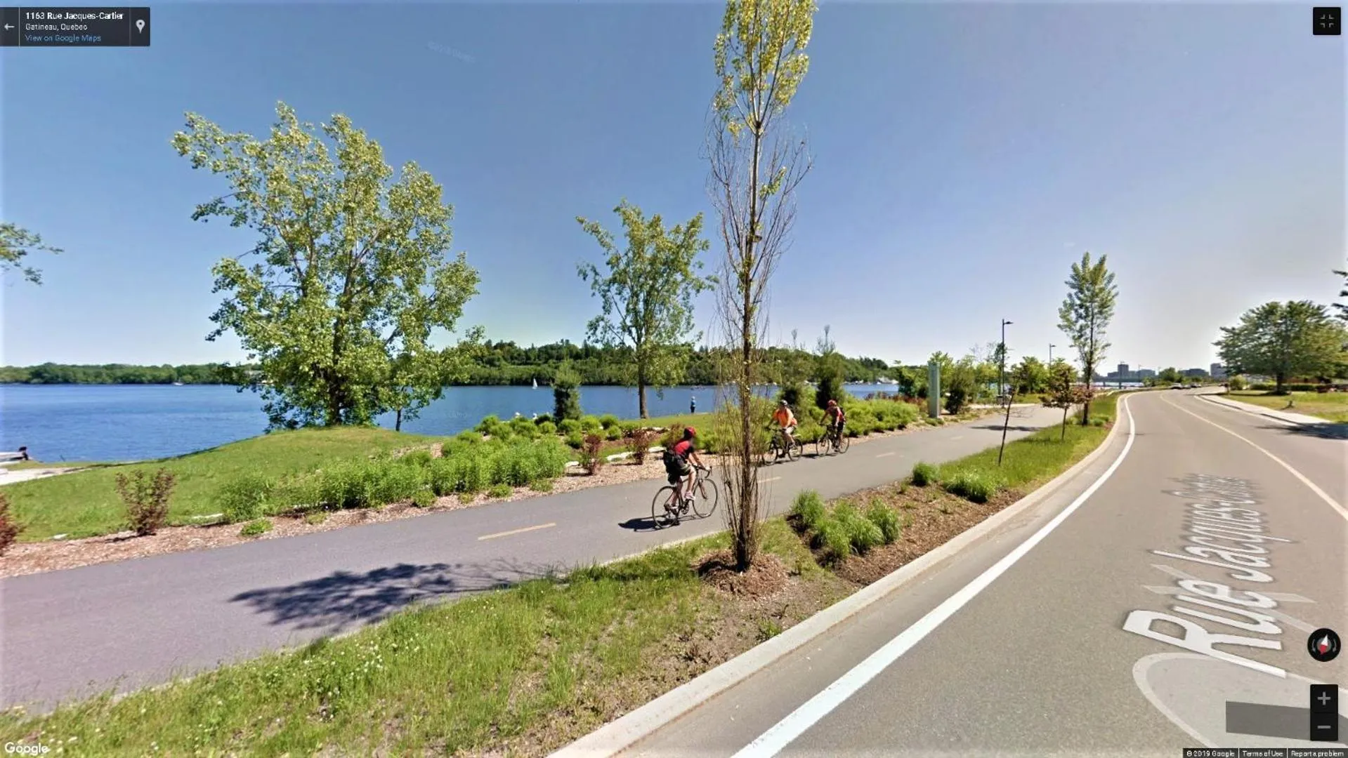 Fishing in Kokomo INN Bed and Breakfast Ottawa-Gatineau's Only Tropical Riverfront B&B on the National Capital Cycling Pathway Route Verte #1 - for Adults Only - Chambre d'hôtes tropical aux berges des Outaouais BnB #17542O