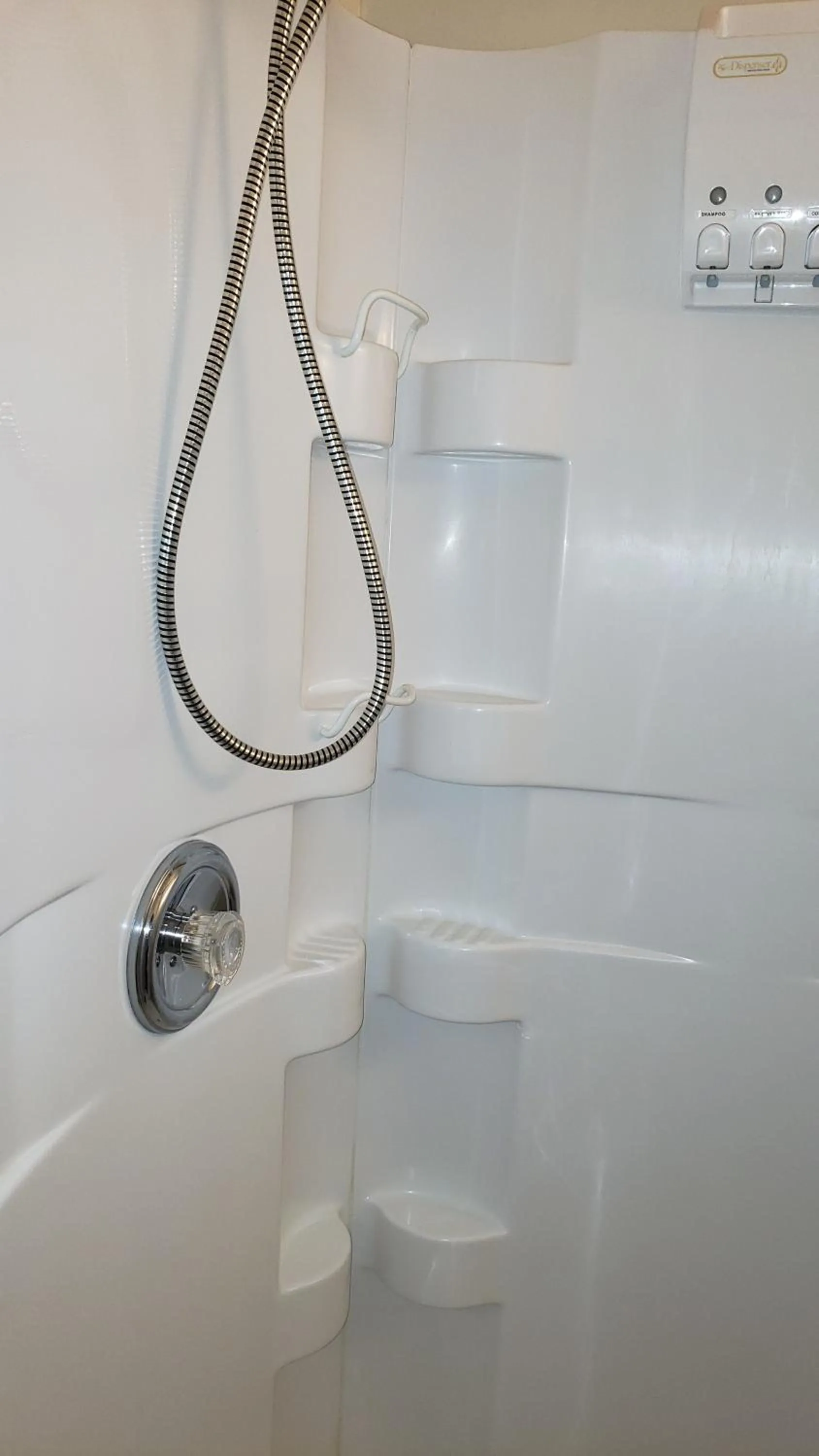 Shower in Kokomo INN Bed and Breakfast Ottawa-Gatineau's Only Tropical Riverfront B&B on the National Capital Cycling Pathway Route Verte #1 - for Adults Only - Chambre d'hôtes tropical aux berges des Outaouais BnB #17542O
