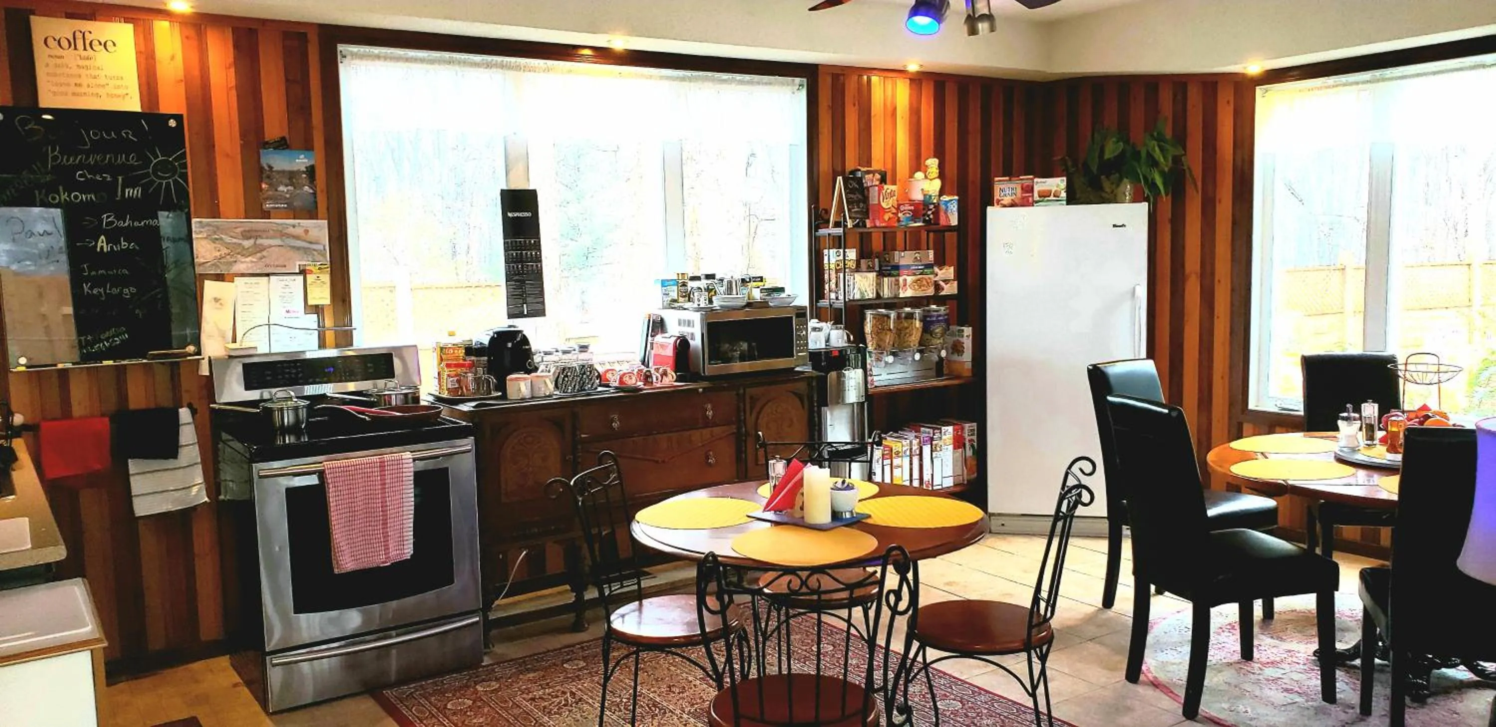 Coffee/tea facilities in Kokomo INN Bed and Breakfast Ottawa-Gatineau's Only Tropical Riverfront B&B on the National Capital Cycling Pathway Route Verte #1 - for Adults Only - Chambre d'hôtes tropical aux berges des Outaouais BnB #17542O