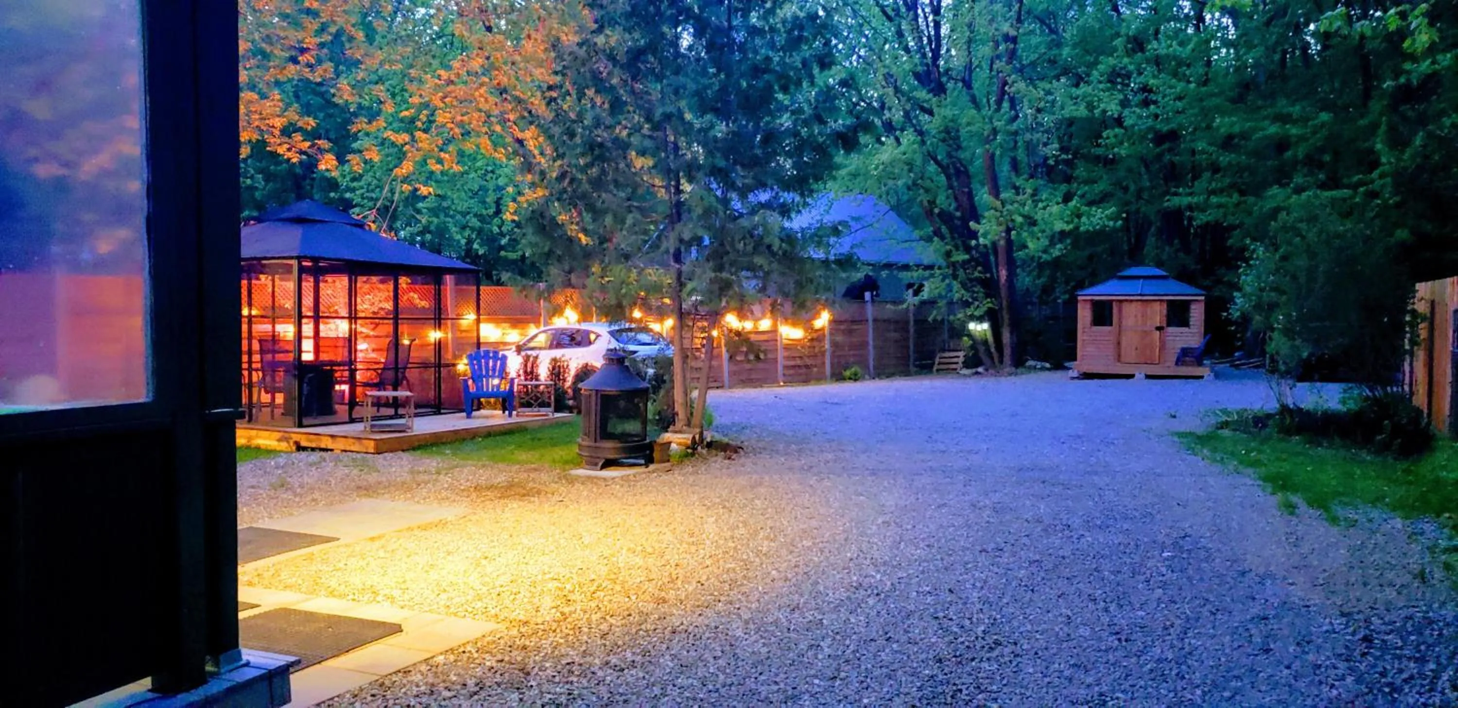 Natural landscape in Kokomo INN Bed and Breakfast Ottawa-Gatineau's Only Tropical Riverfront B&B on the National Capital Cycling Pathway Route Verte #1 - for Adults Only - Chambre d'hôtes tropical aux berges des Outaouais BnB #17542O