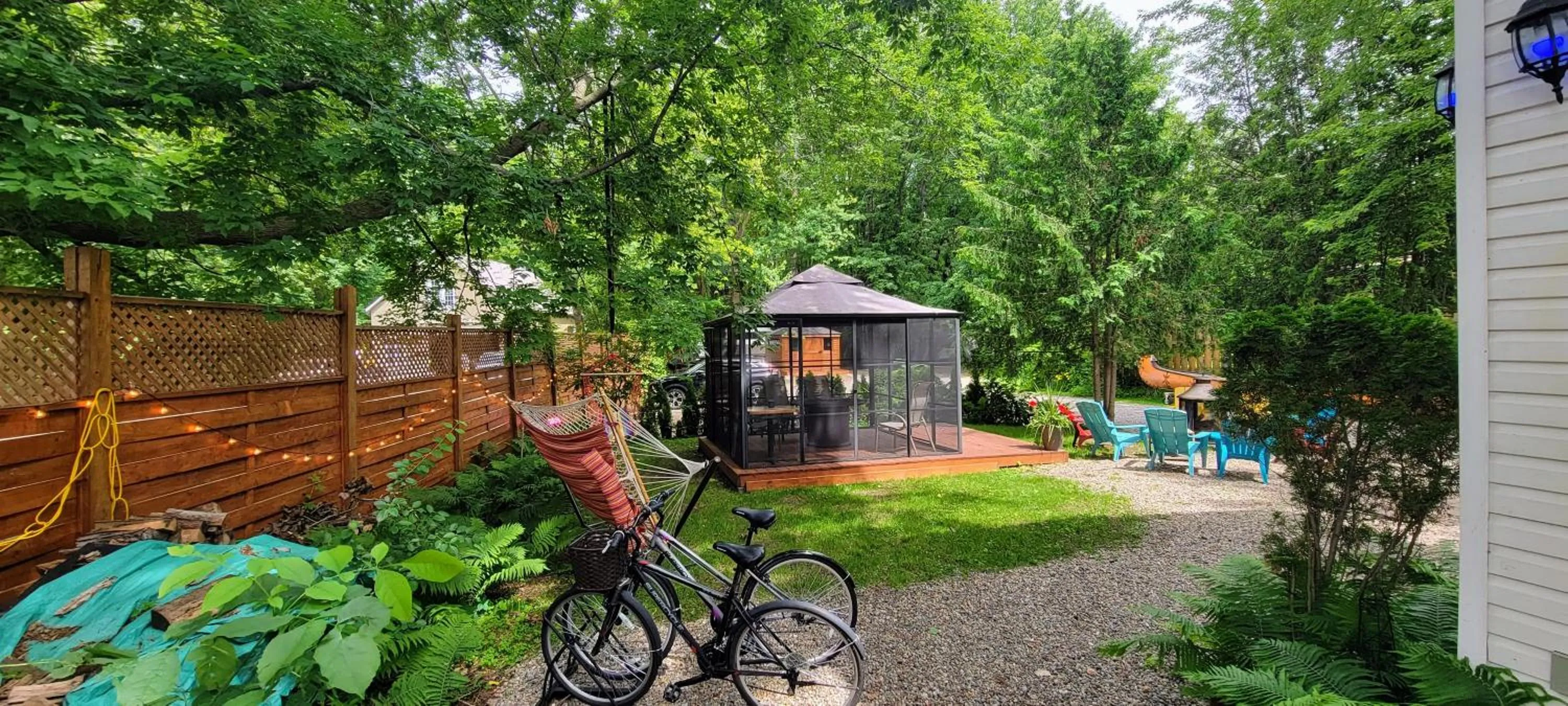 Activities in Kokomo INN Bed and Breakfast Ottawa-Gatineau's Only Tropical Riverfront B&B on the National Capital Cycling Pathway Route Verte #1 - for Adults Only - Chambre d'hôtes tropical aux berges des Outaouais BnB #17542O