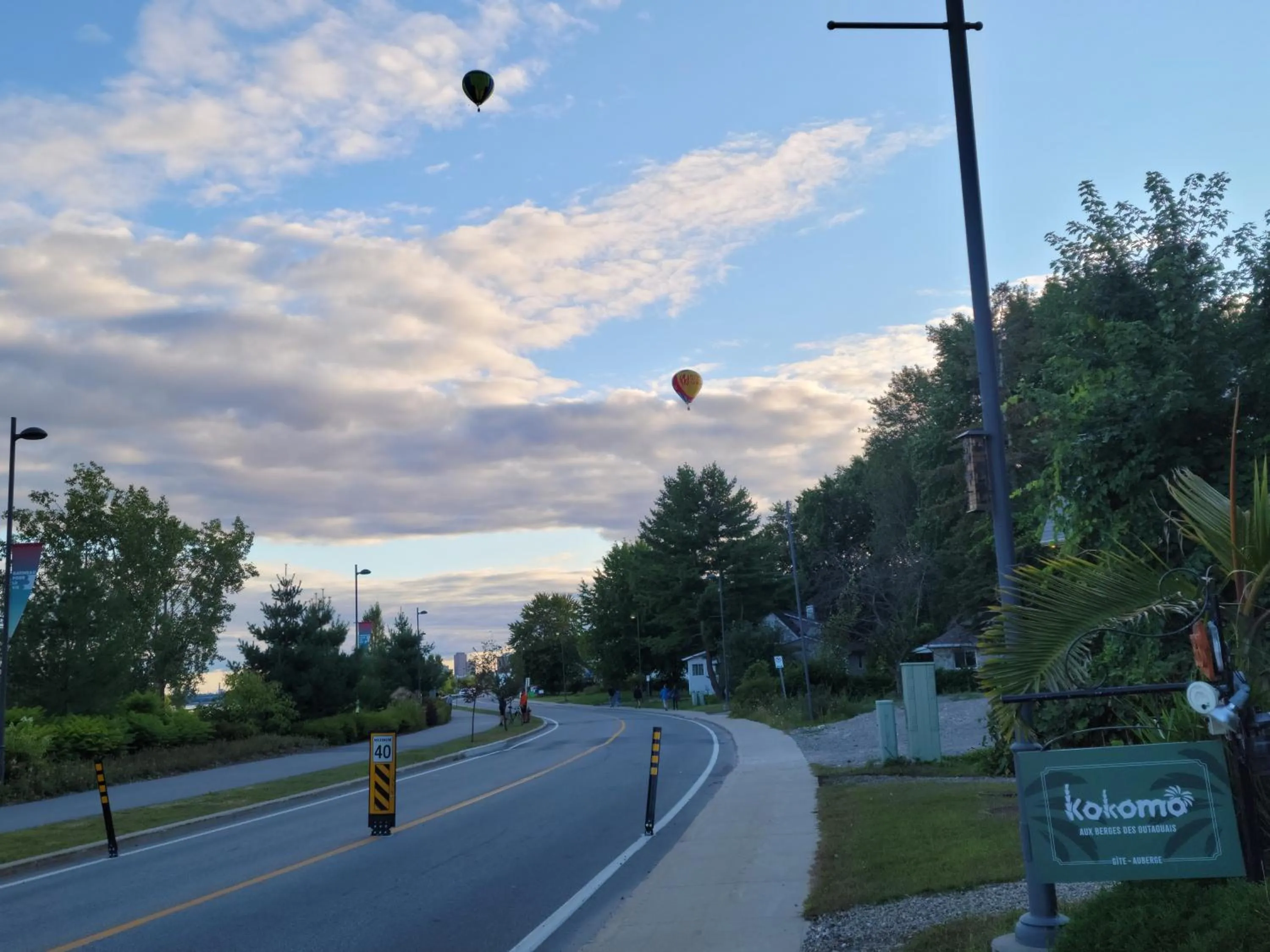 Street view in Kokomo INN Bed and Breakfast Ottawa-Gatineau's Only Tropical Riverfront B&B on the National Capital Cycling Pathway Route Verte #1 - for Adults Only - Chambre d'hôtes tropical aux berges des Outaouais BnB #17542O