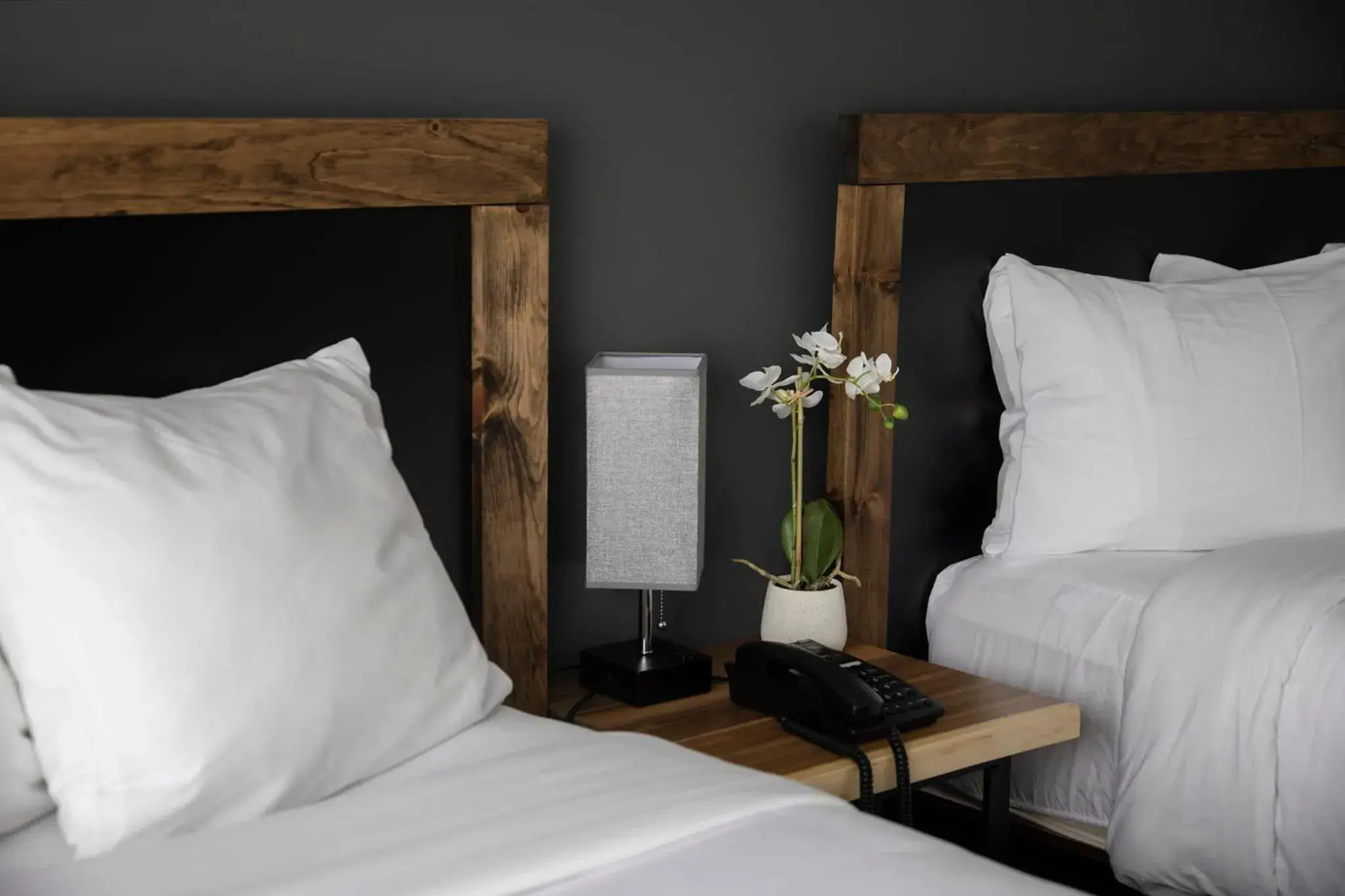 Deluxe Queen Room with Two Queen Beds in Hôtel Napoléon Deluxe Queen Room with Two Queen Beds in Hôtel Napoléon