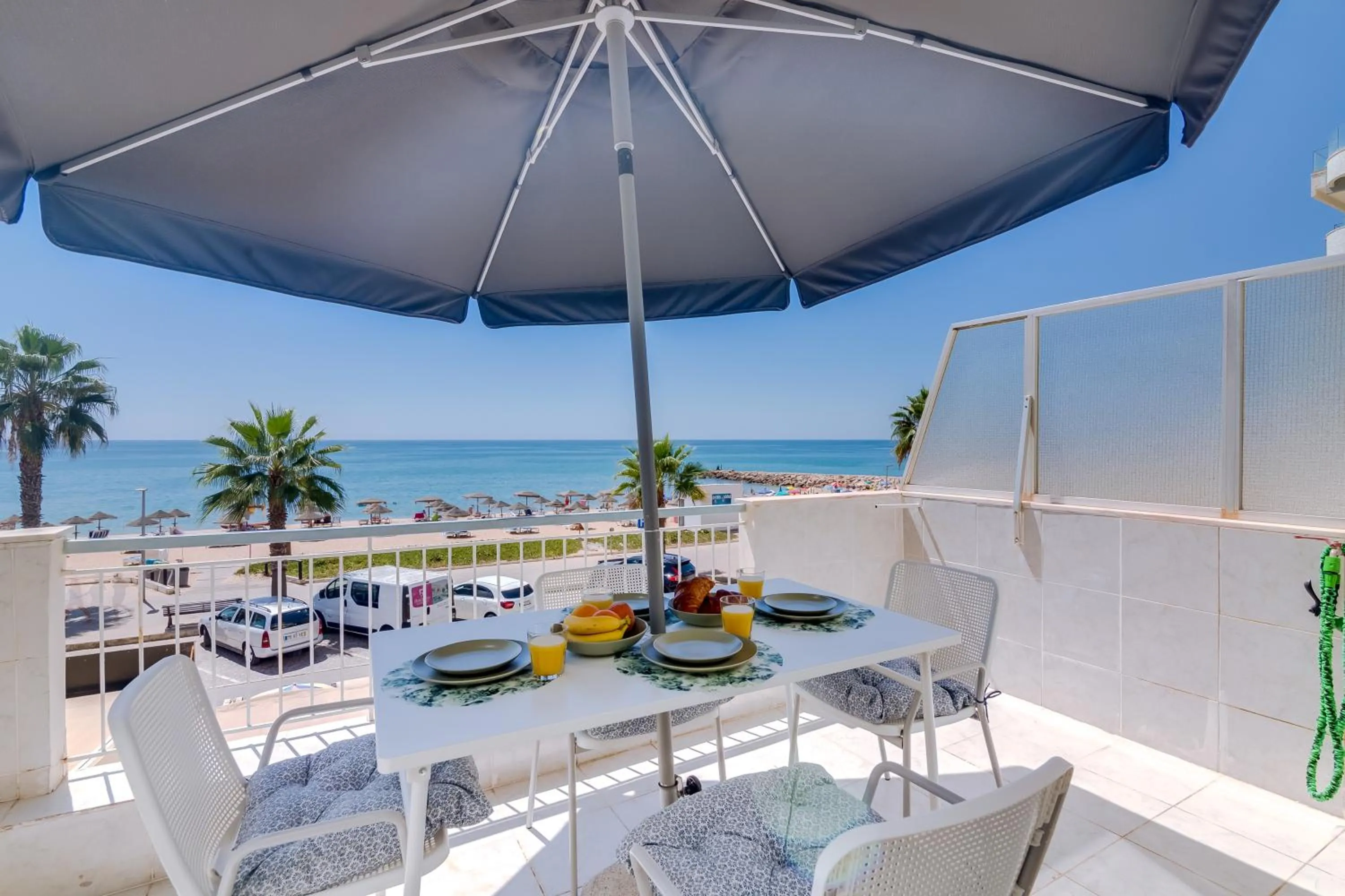Patio in AL - Oceano T2 Frente Mar Quarteira
