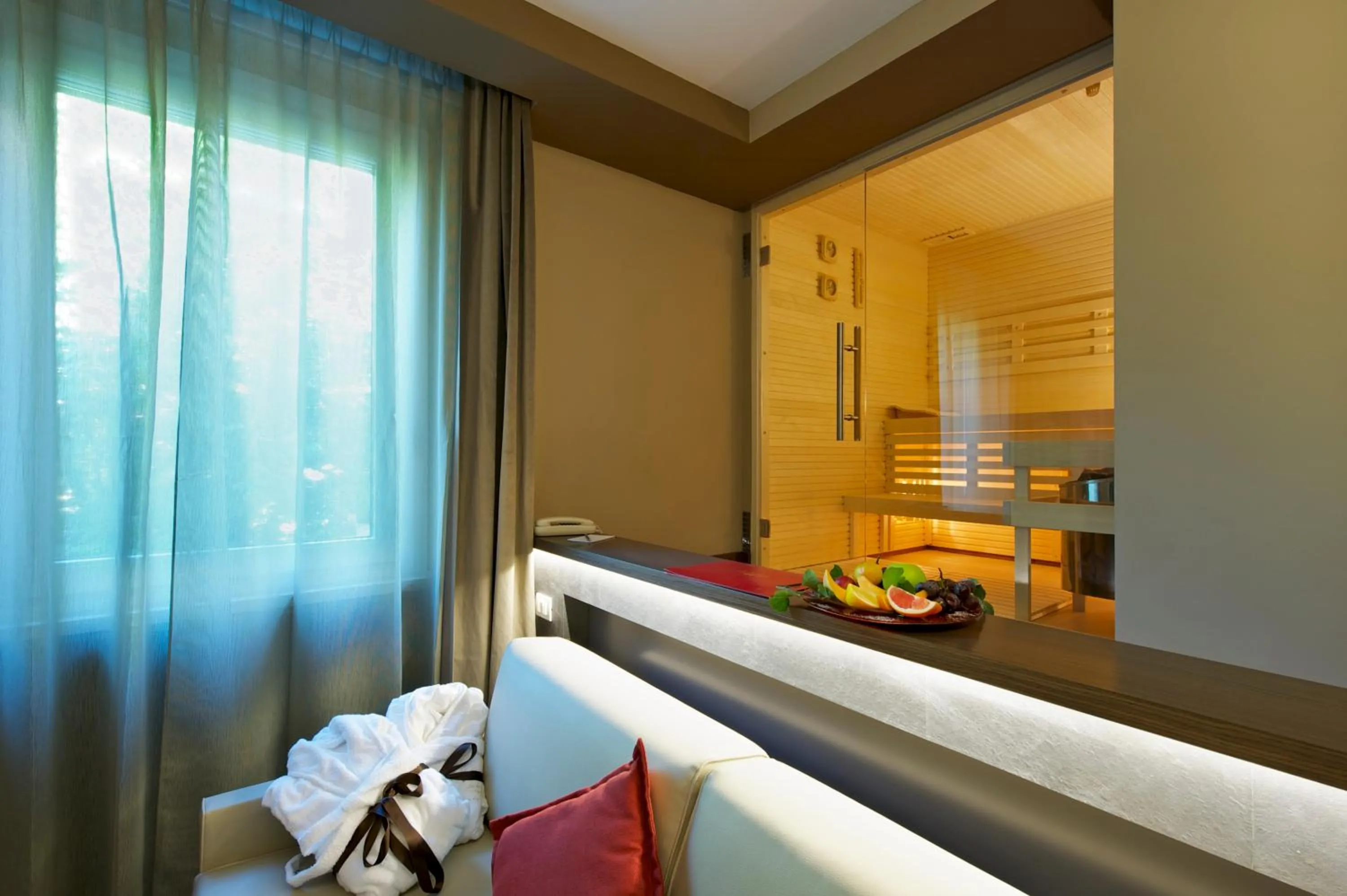 Spa and wellness centre/facilities, Bed in UNAHOTELS Villa dei Platani Foligno