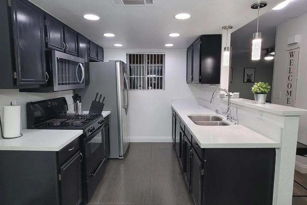 L - Fully remodeled and professionally decorated