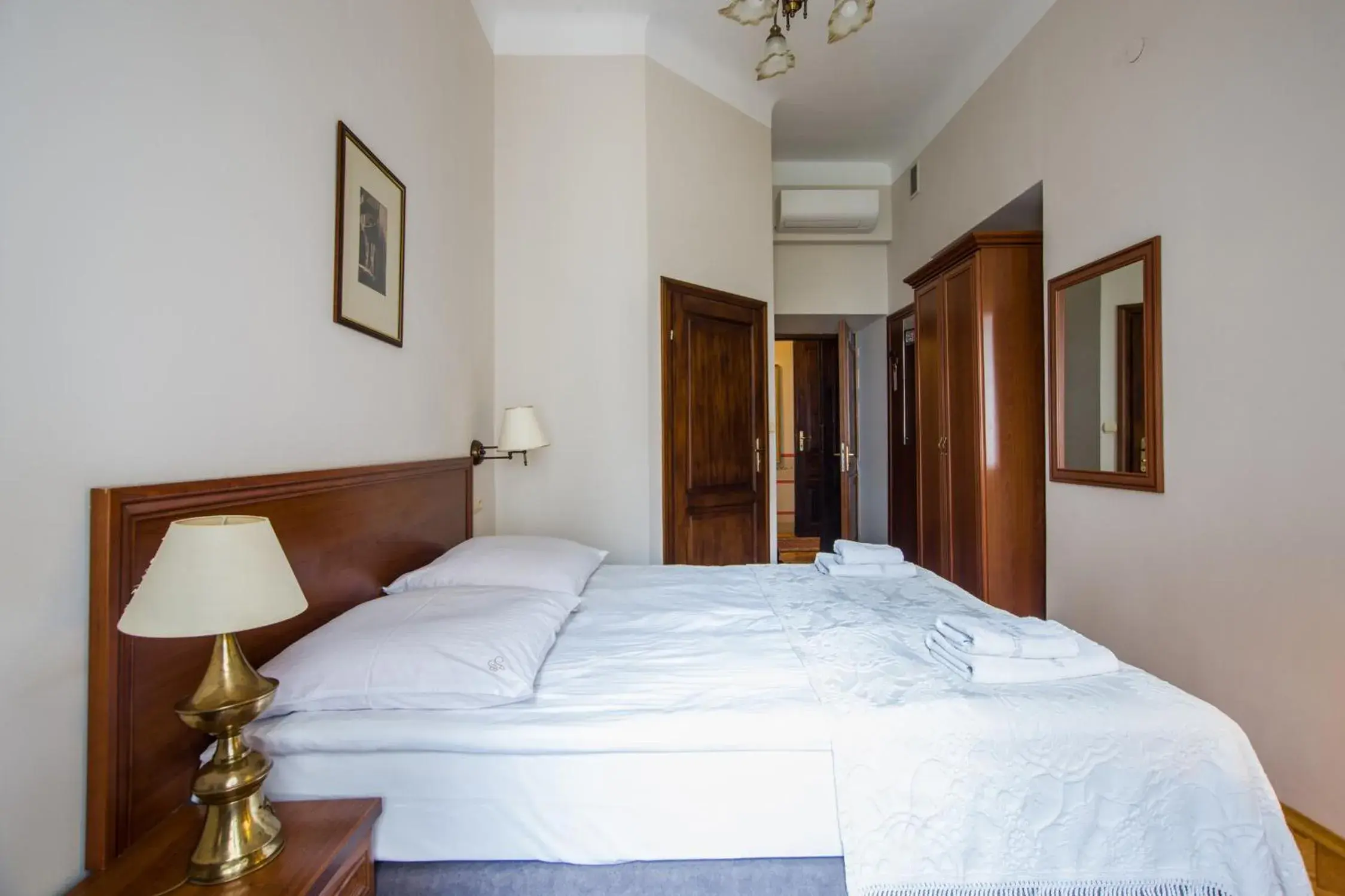 Economy Double Room in Aparthotel Basztowa Economy Double Room in Aparthotel Basztowa