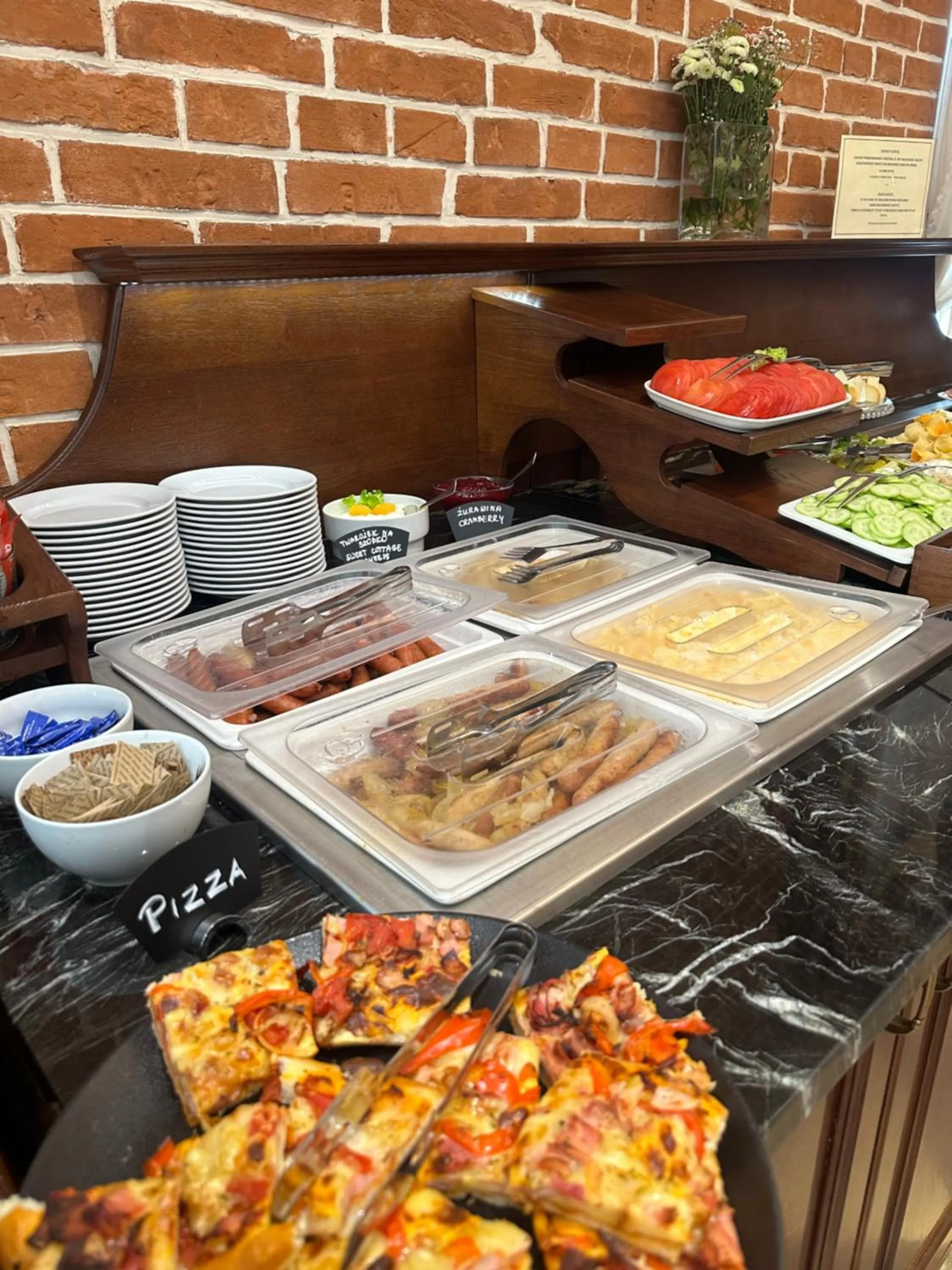 Breakfast in Aparthotel Basztowa