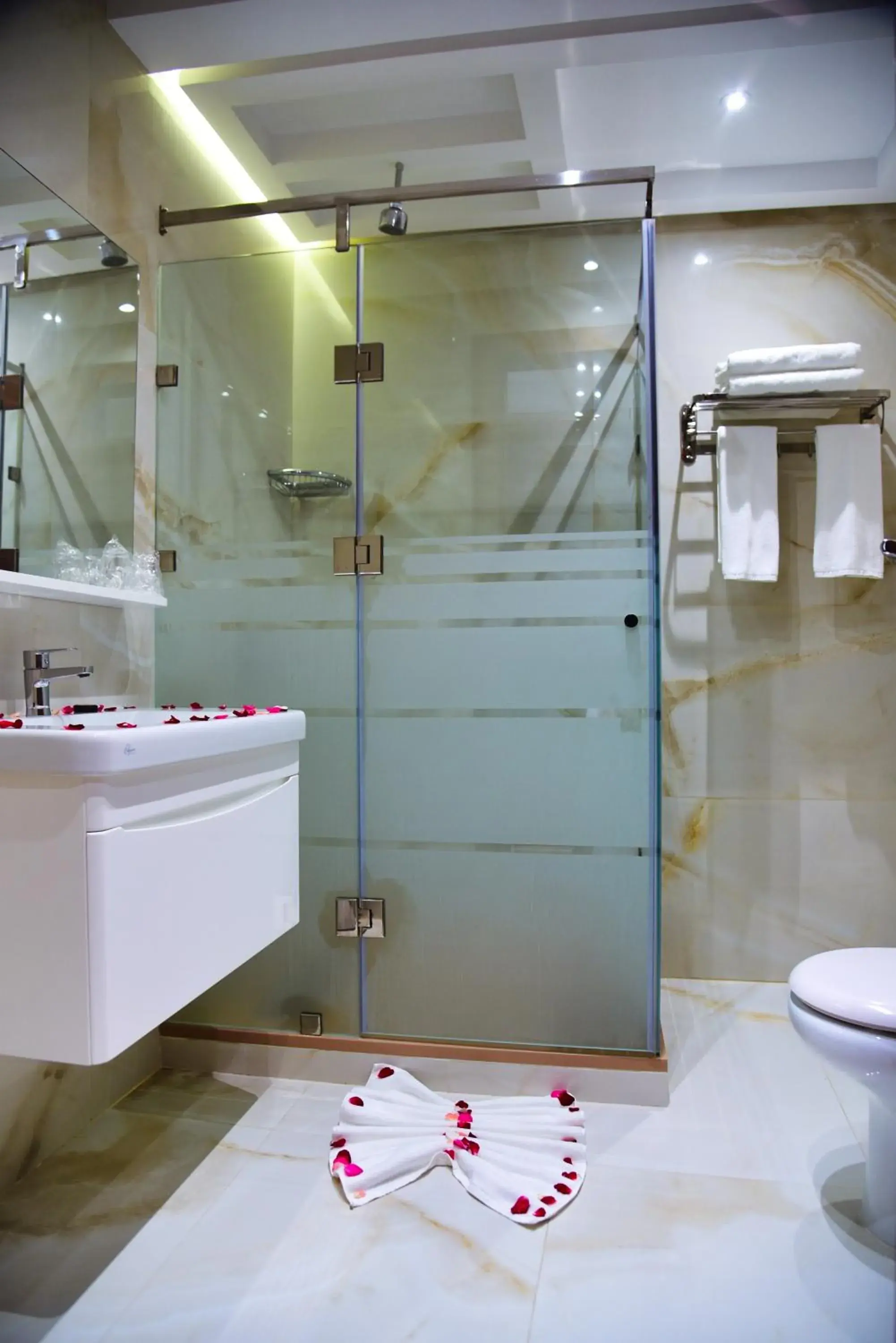 Bathroom in MIRANDA HOTEL - Tanger Bathroom in MIRANDA HOTEL - Tanger