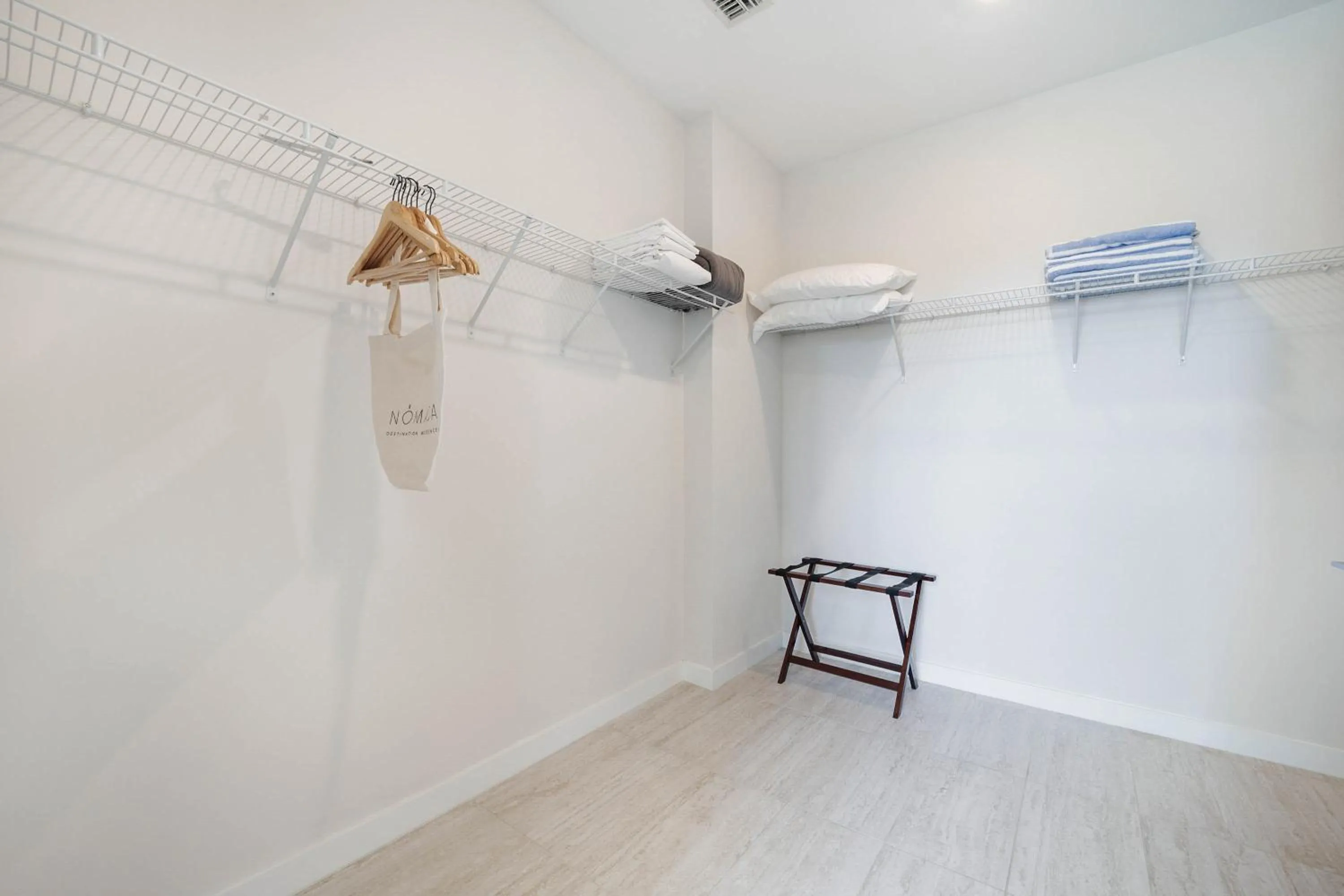 wardrobe in Nomada Destination Residences - Quadro