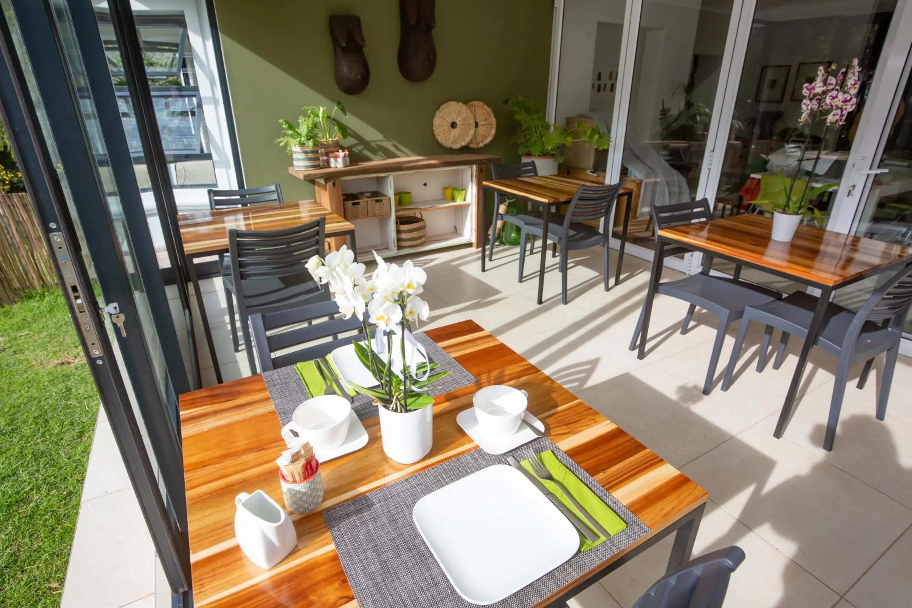 Restaurant/places to eat in Casa iLanga guesthouse