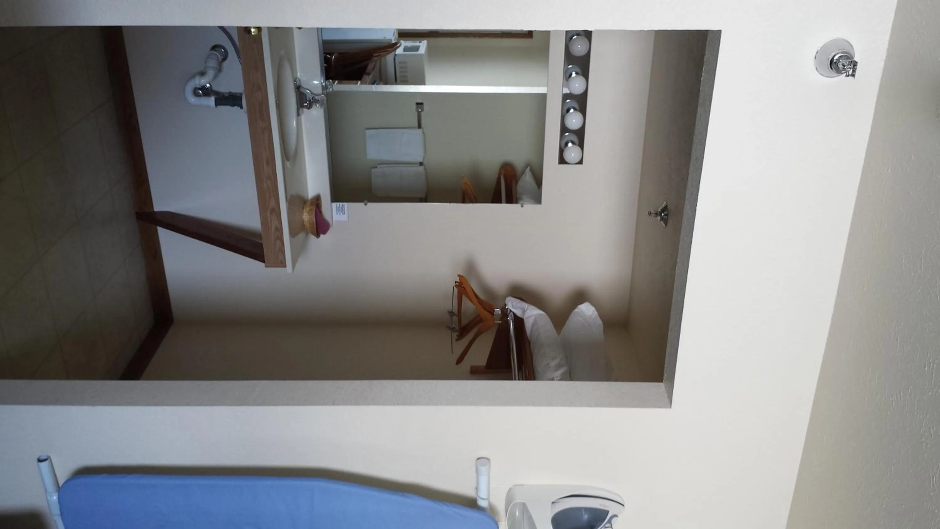 Decorative detail in Der Ruhe Blatz Motel