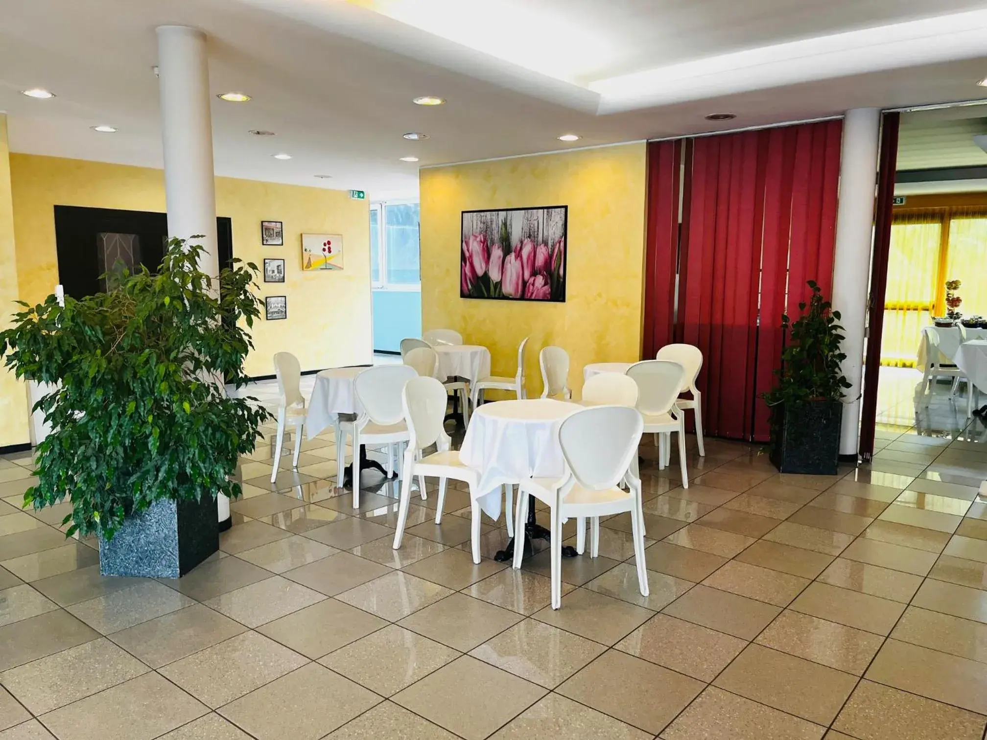 Lounge or bar in Art & Hotel Treviolo Lounge or bar in Art & Hotel Treviolo