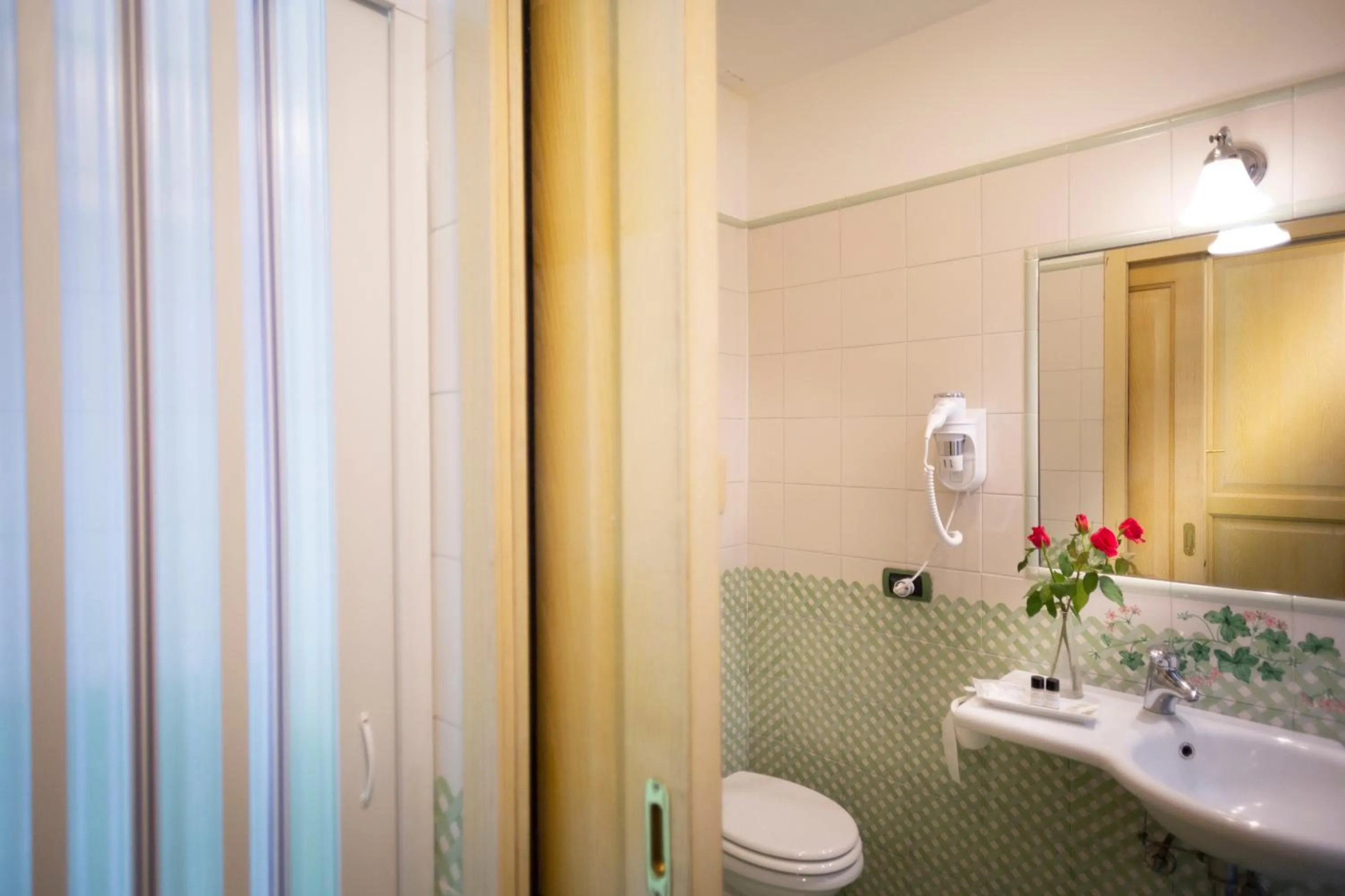 Shower in Hotel Ristorante Piccolo Chianti