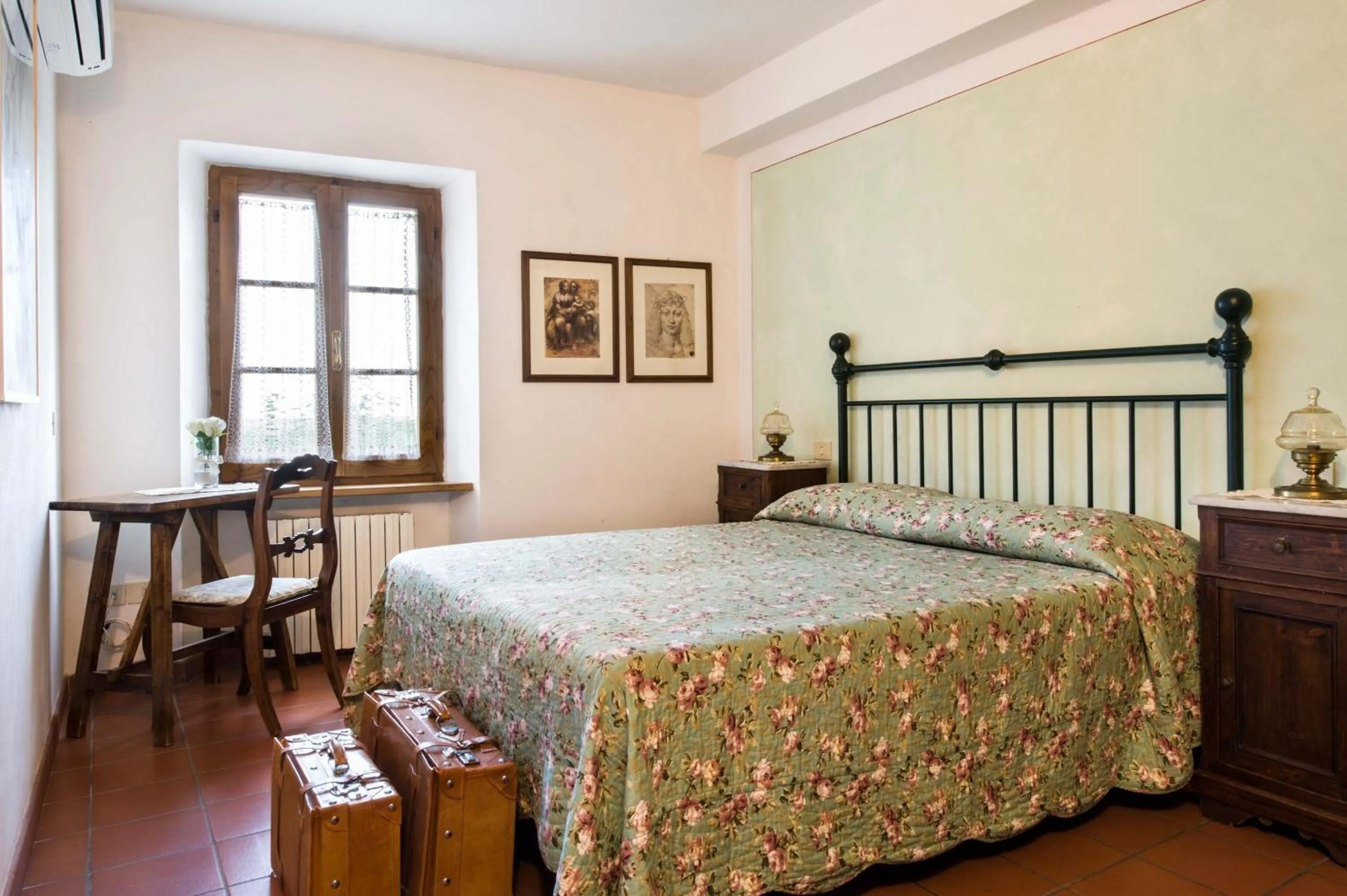 Bedroom, Bed in B&B San Gimignano Diffuso