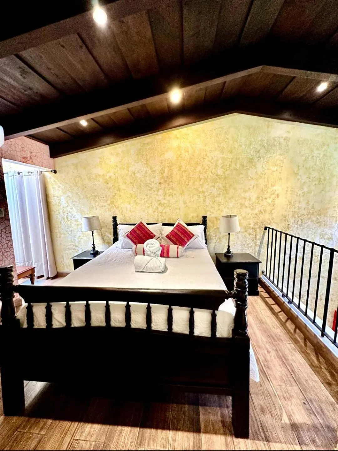 Balcony/Terrace, Bed in Casa Mia Hotel