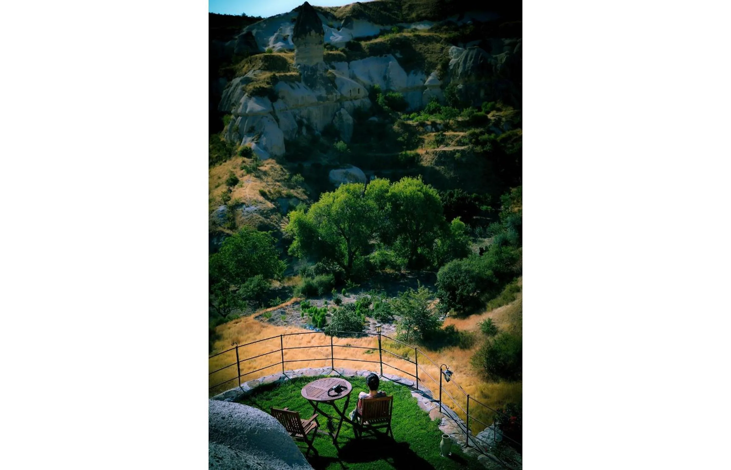 Garden in Traveller's Cave Hotel