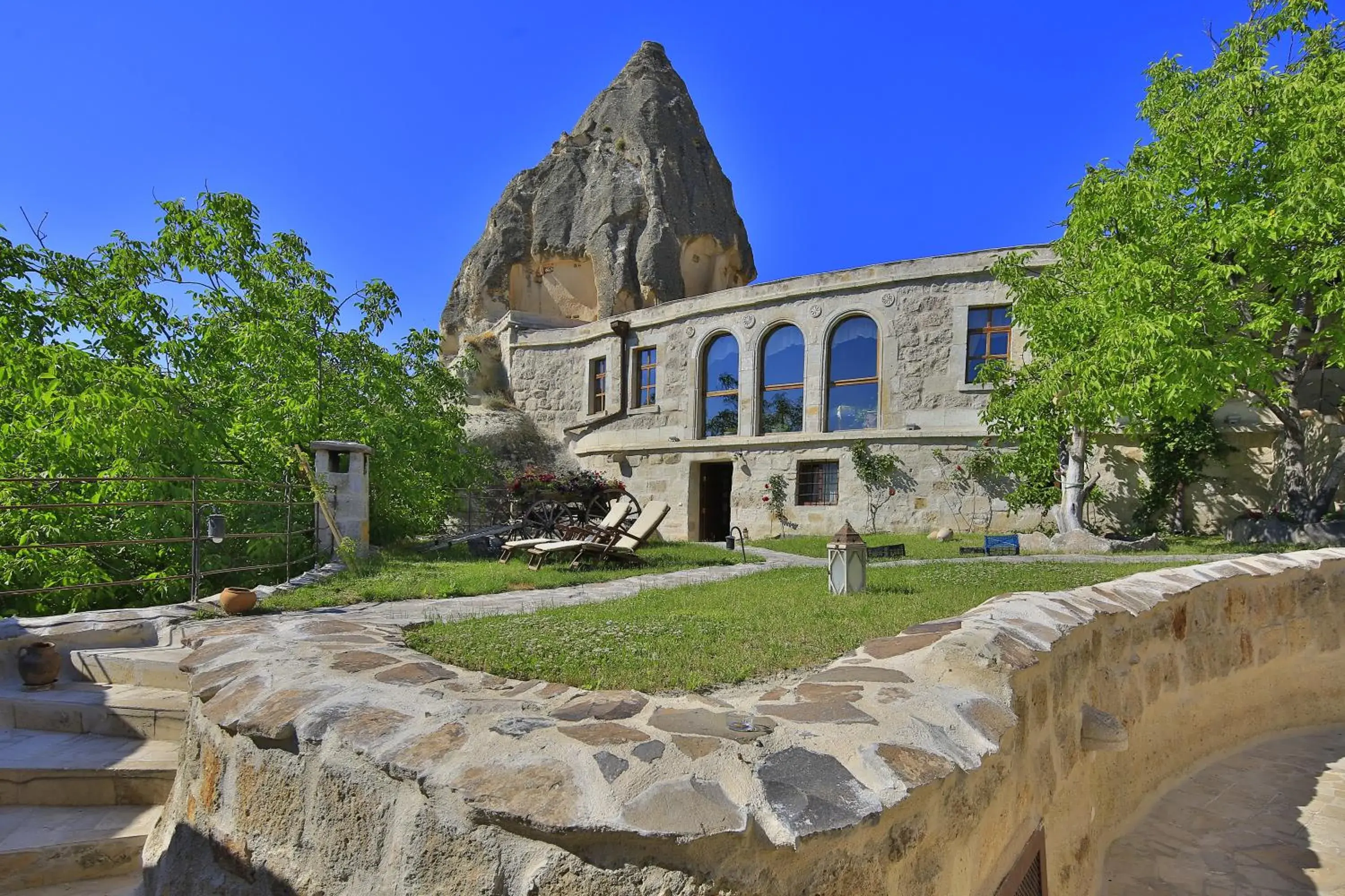 Restaurant/places to eat in Traveller's Cave Hotel Restaurant/places to eat in Traveller's Cave Hotel