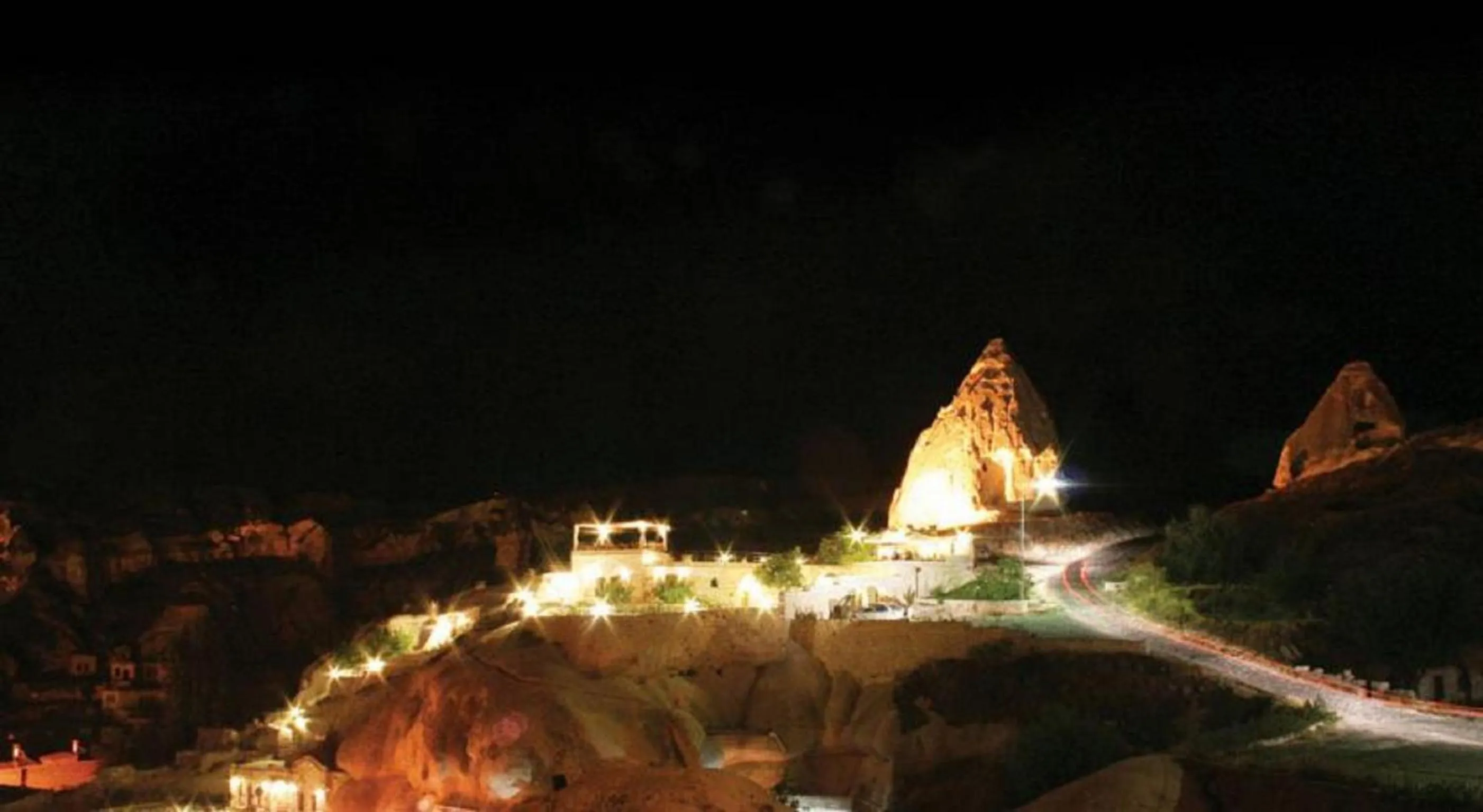 Facade/entrance in Traveller's Cave Hotel