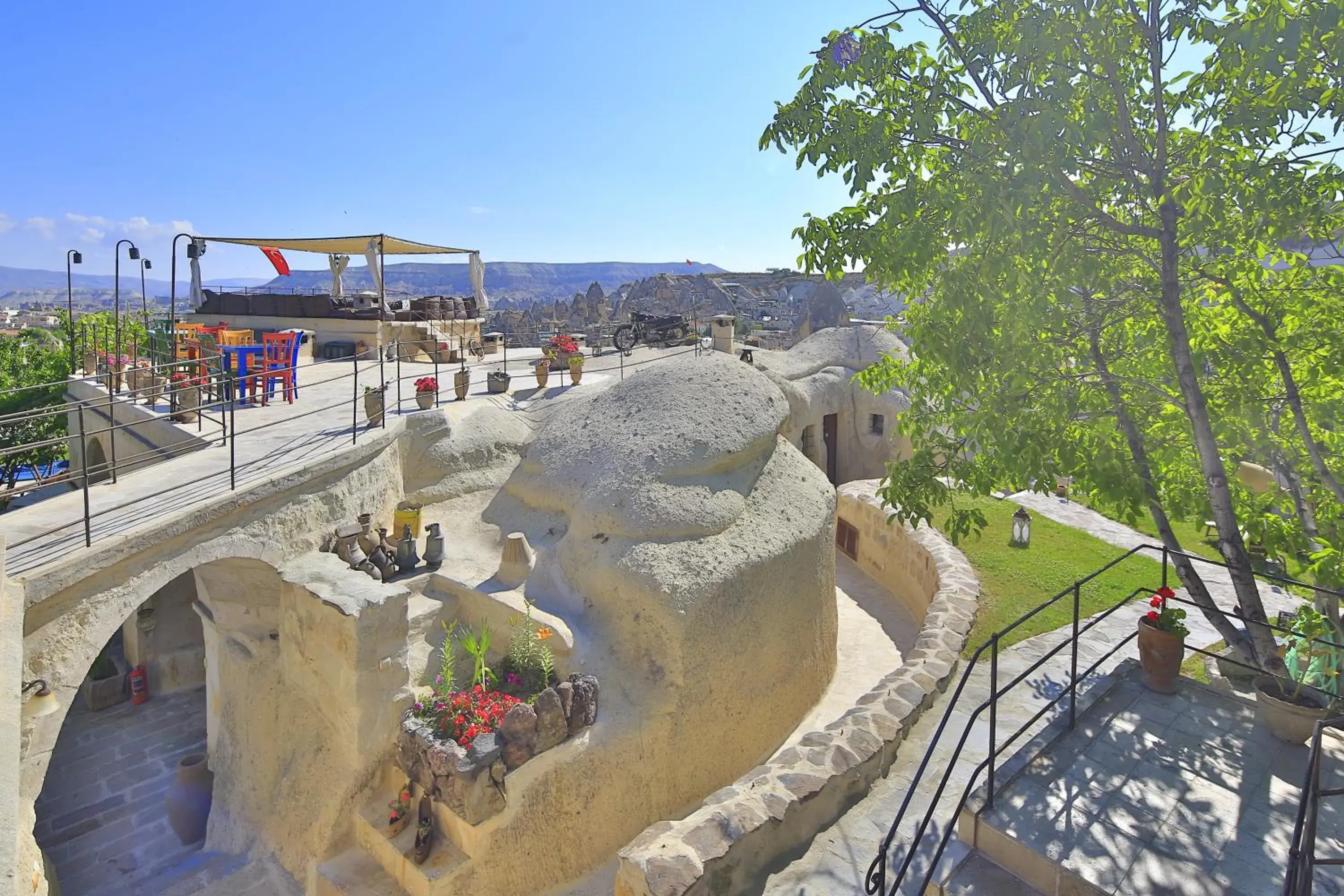 Restaurant/places to eat in Traveller's Cave Hotel Restaurant/places to eat in Traveller's Cave Hotel