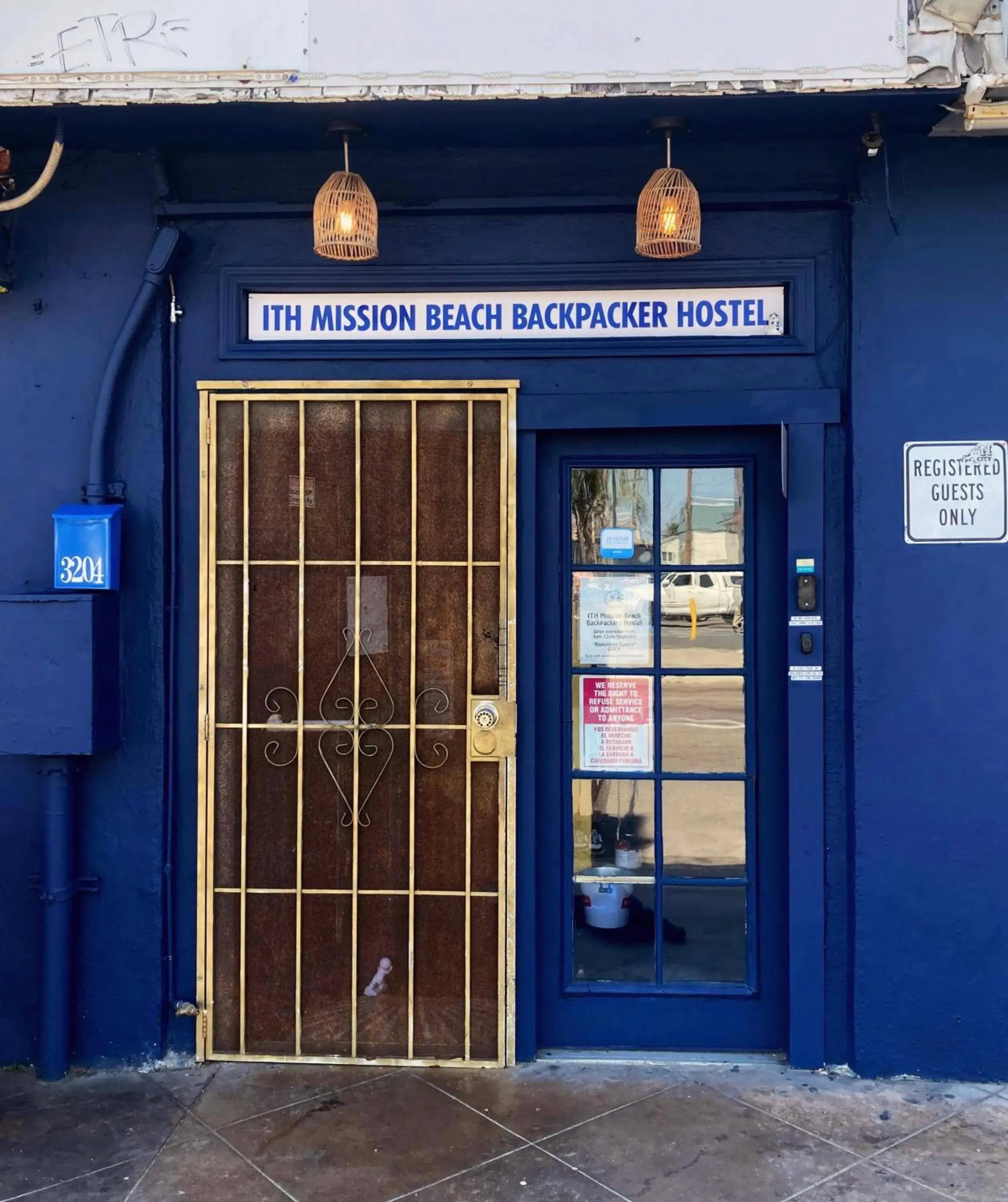 Facade/entrance in ITH San Diego Mission Beach Backpacker Hostel Facade/entrance in ITH San Diego Mission Beach Backpacker Hostel