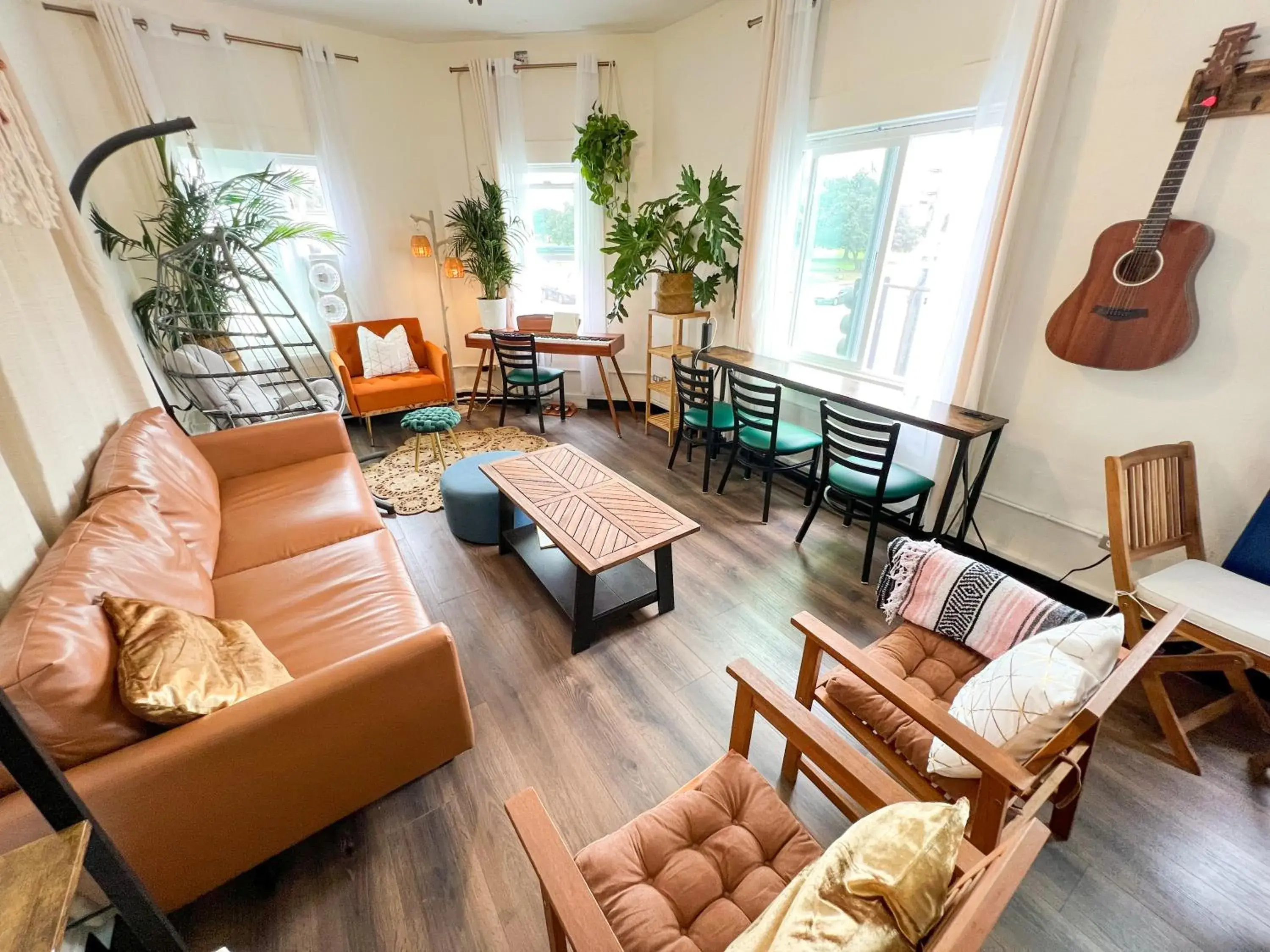 Living room in ITH San Diego Mission Beach Backpacker Hostel Living room in ITH San Diego Mission Beach Backpacker Hostel