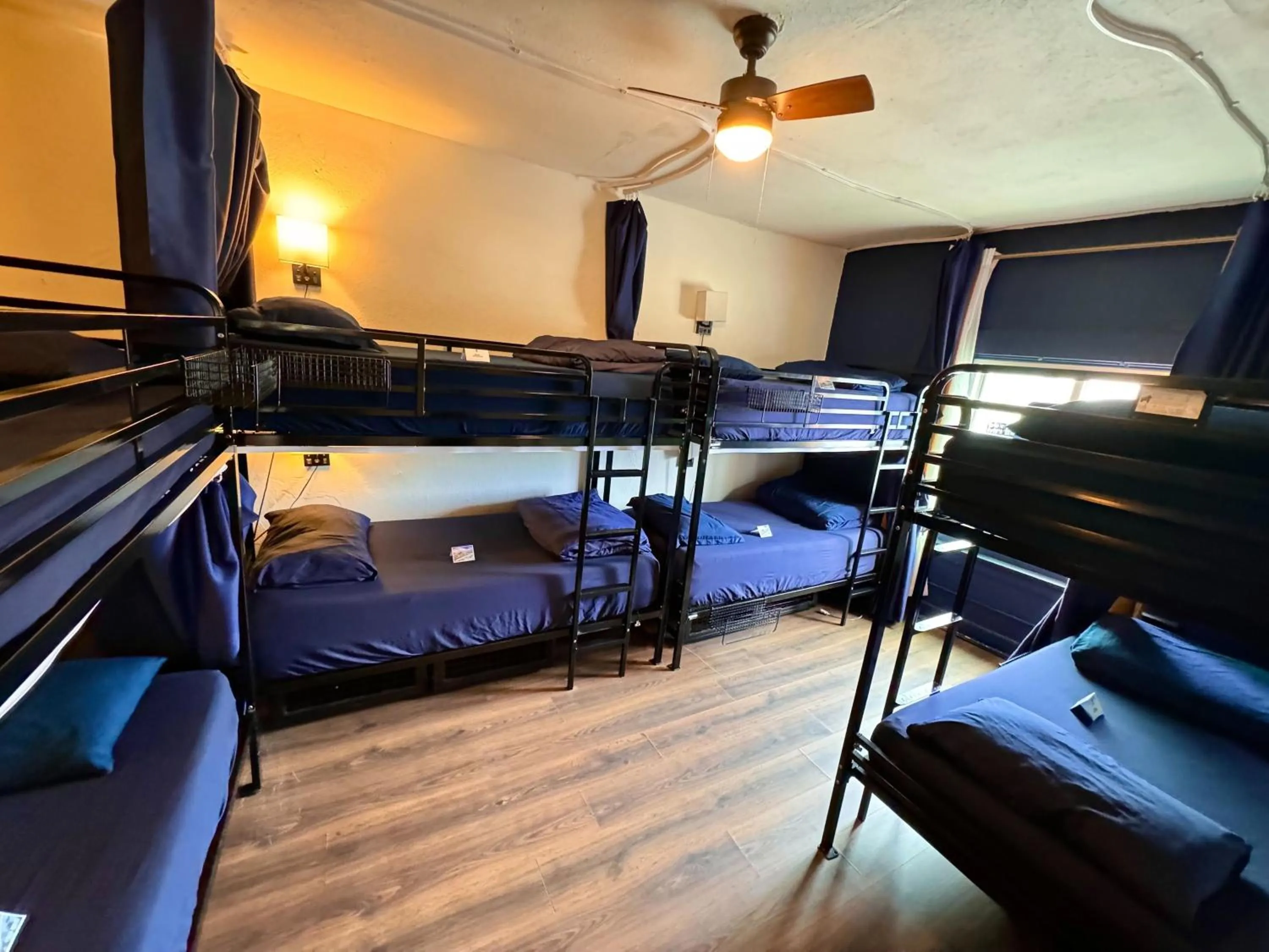 Photo of the whole room, Bed in ITH San Diego Mission Beach Backpacker Hostel