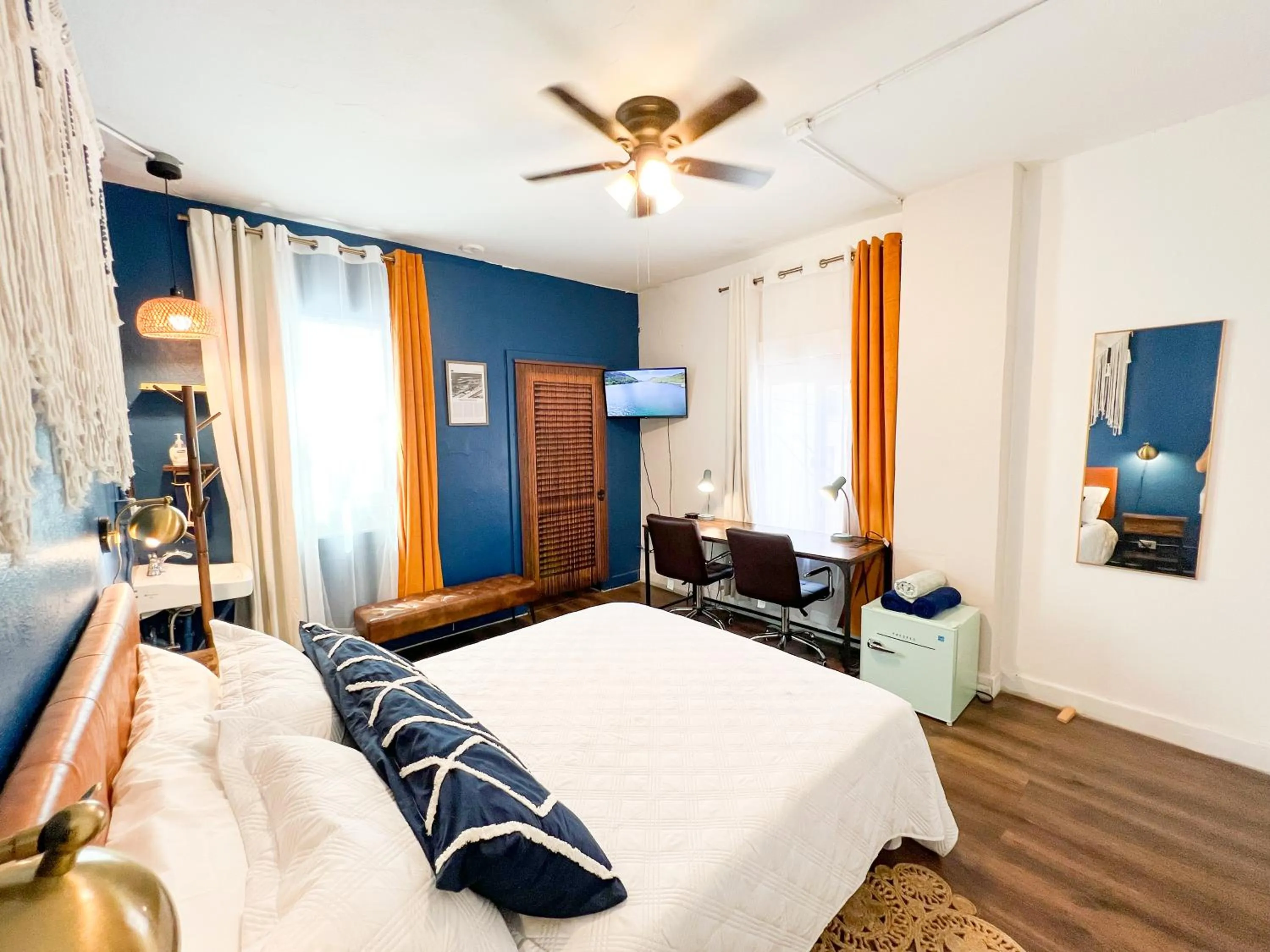 Bedroom, Bed in ITH San Diego Mission Beach Backpacker Hostel