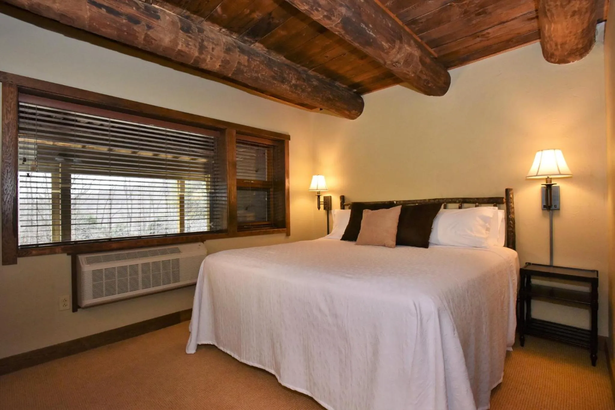 Photo of the whole room, Bed in Seven Springs Resort Properties