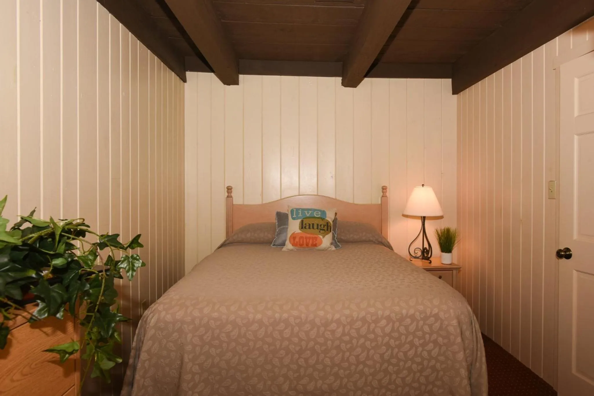 Photo of the whole room, Bed in Seven Springs Resort Properties