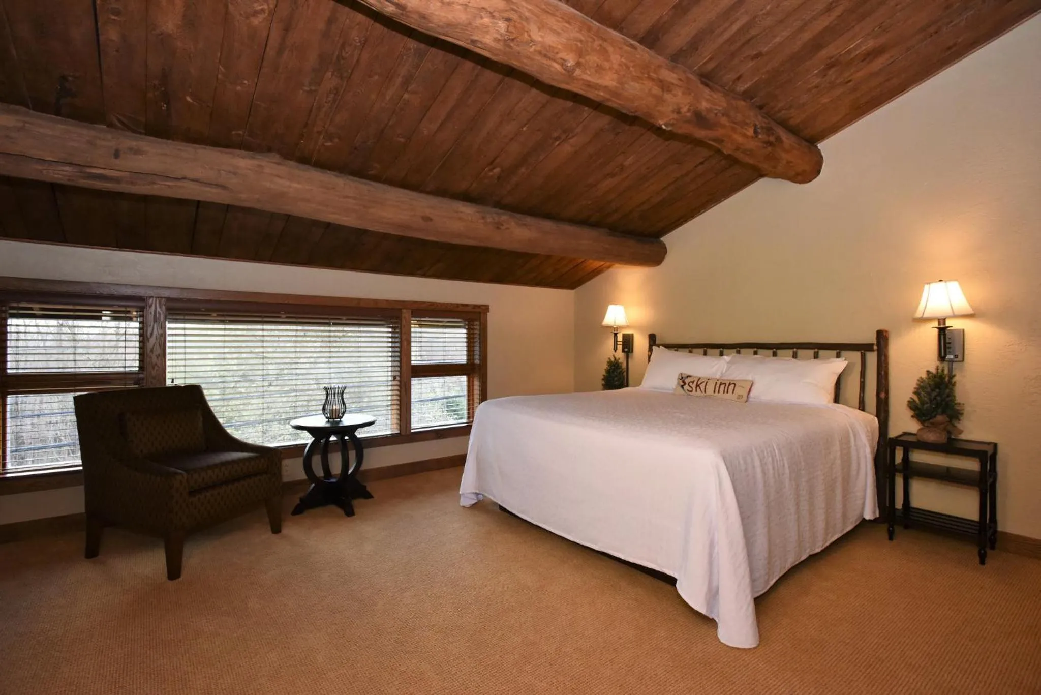 Photo of the whole room, Bed in Seven Springs Resort Properties