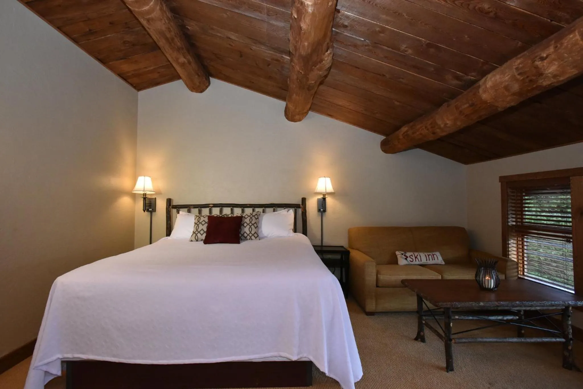 Photo of the whole room, Bed in Seven Springs Resort Properties