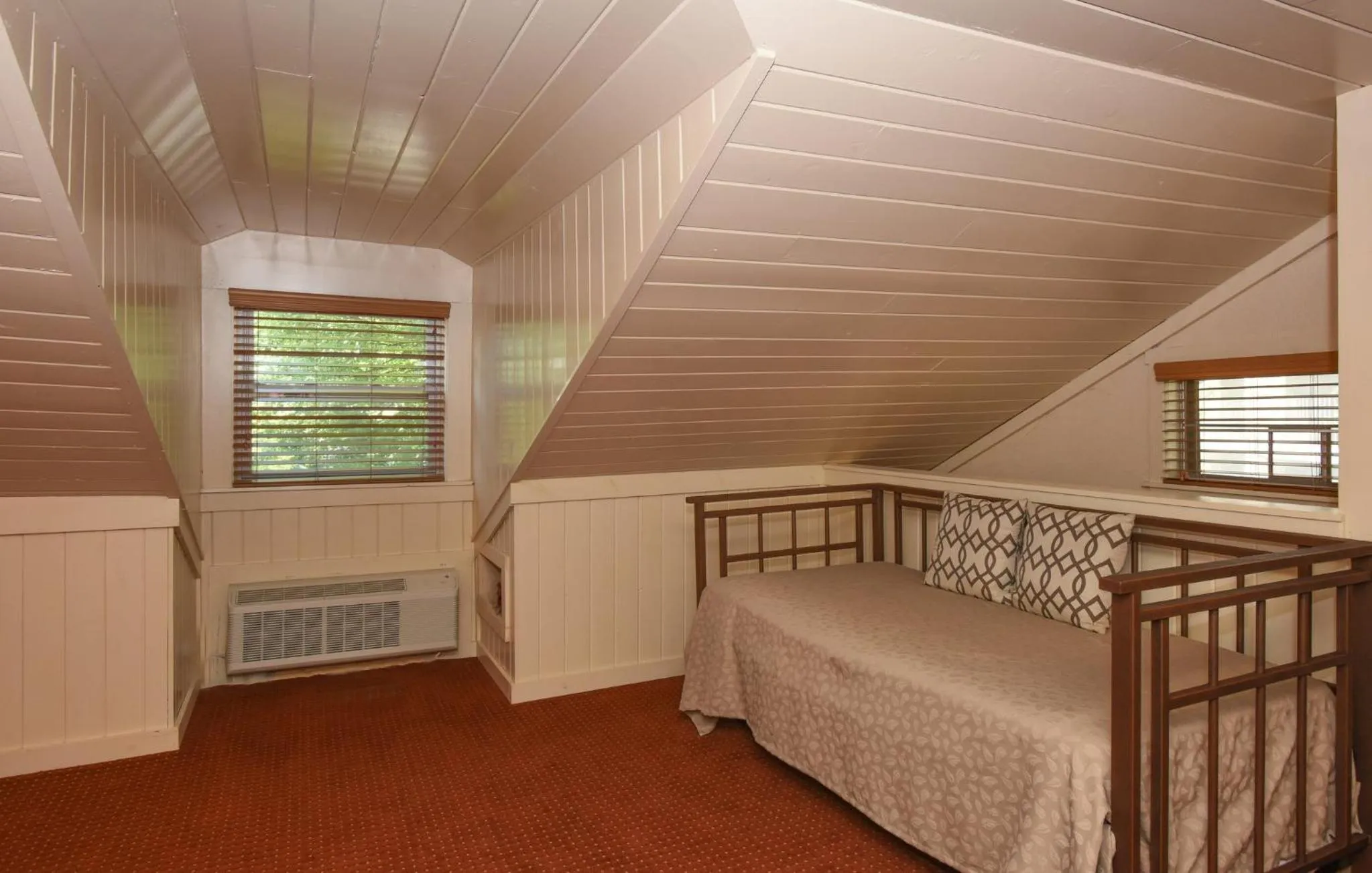 Photo of the whole room, Bed in Seven Springs Resort Properties